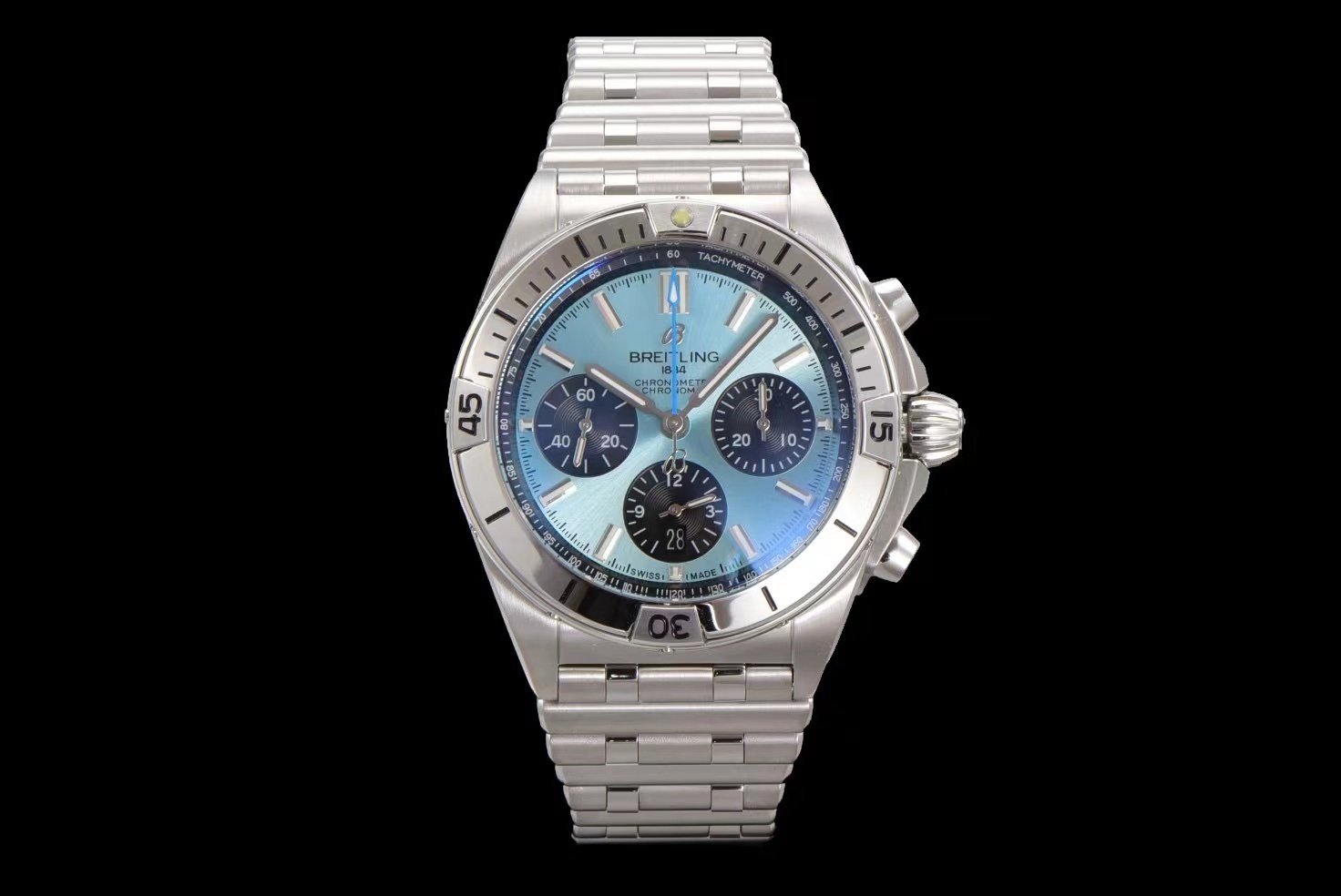 詳細な写真と価格については私に連絡してください。