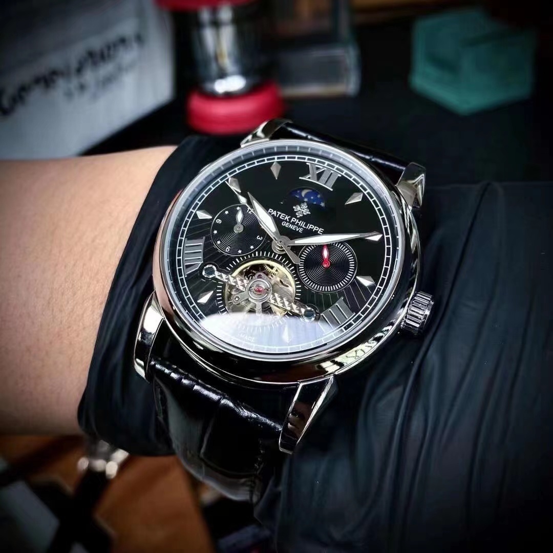 詳細な写真と価格については私に連絡してください。