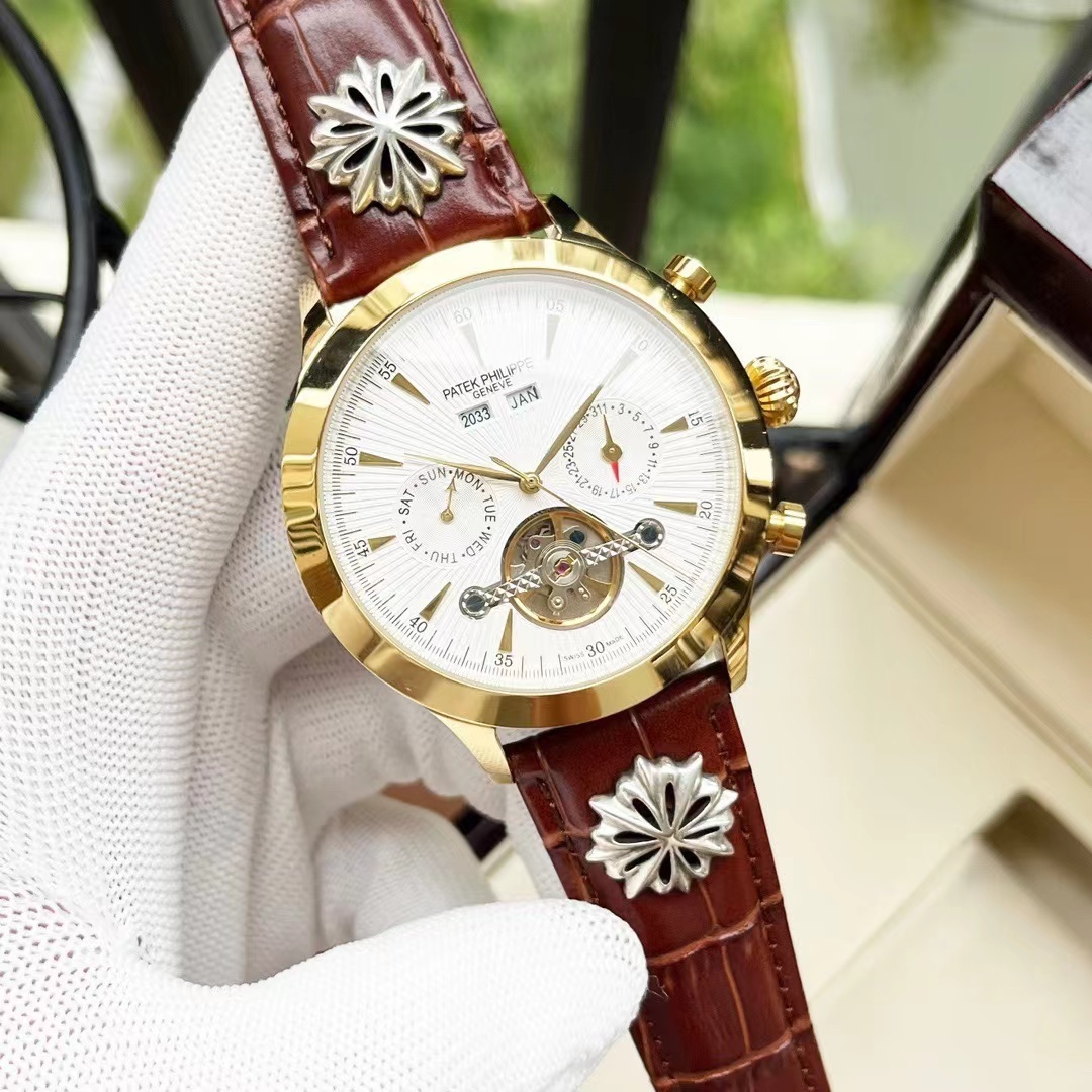 詳細な写真と価格については私に連絡してください。