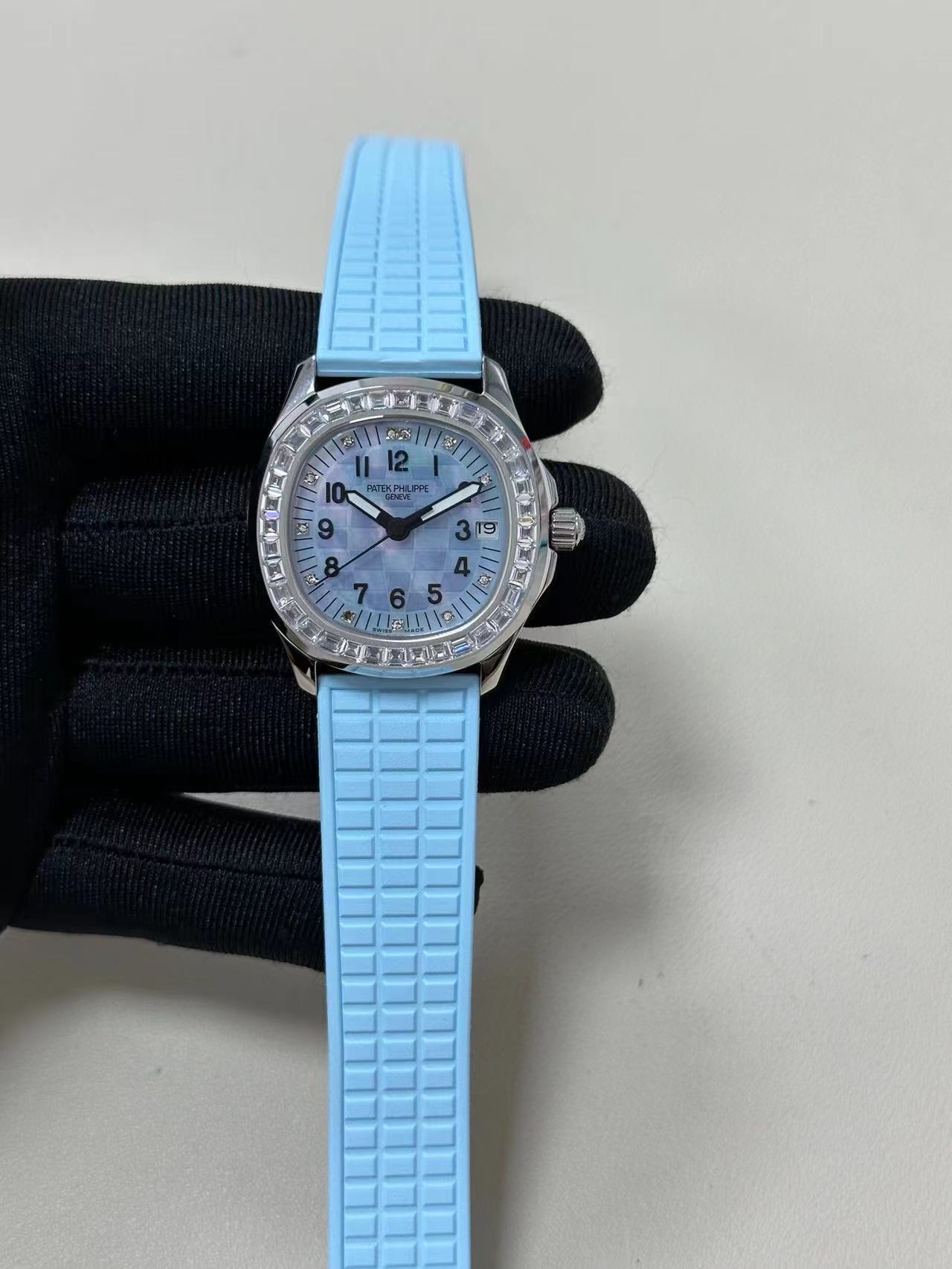 詳細な写真と価格については私に連絡してください。