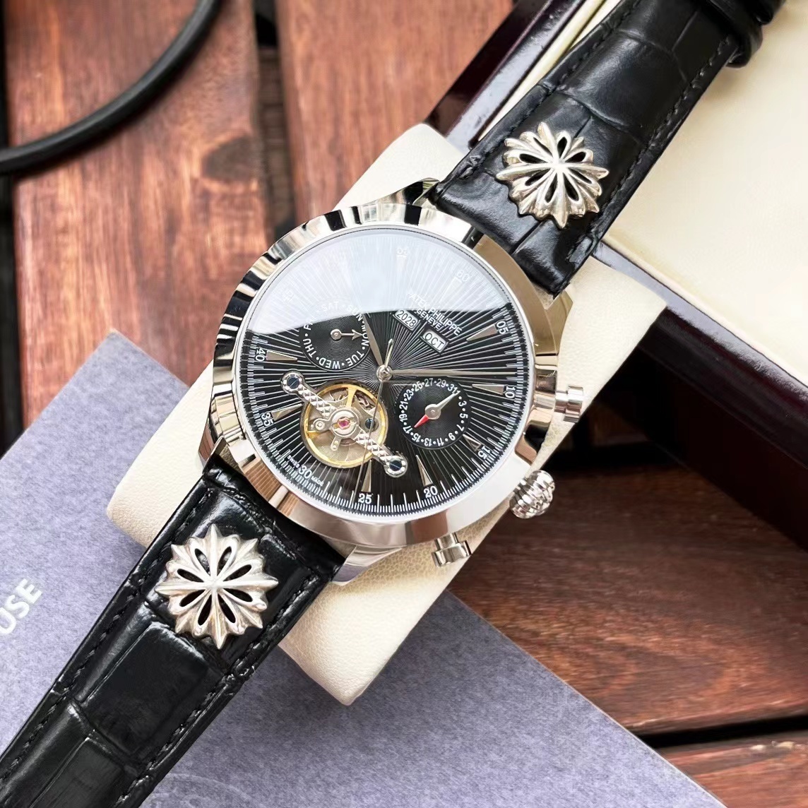 詳細な写真と価格については私に連絡してください。