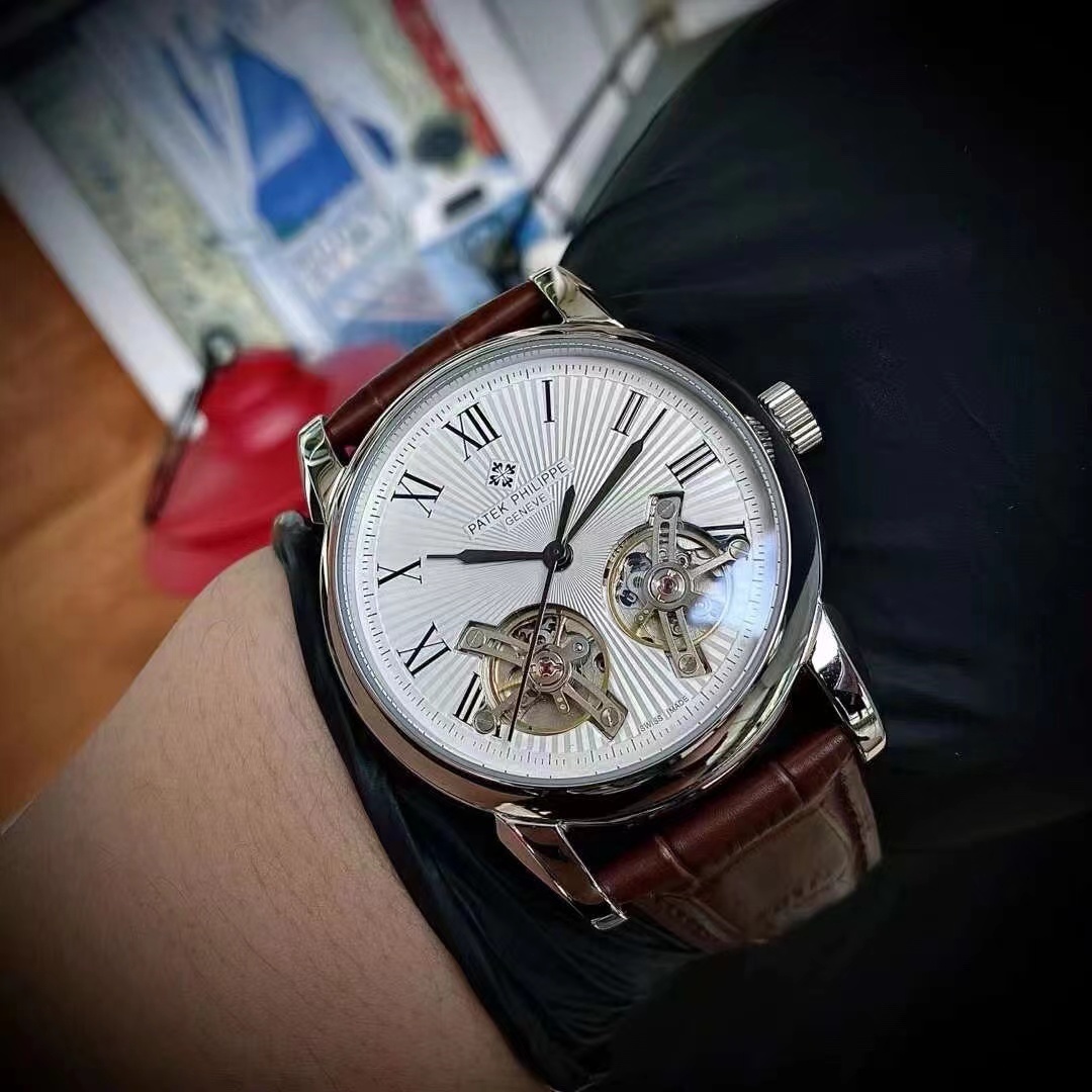 詳細な写真と価格については私に連絡してください。