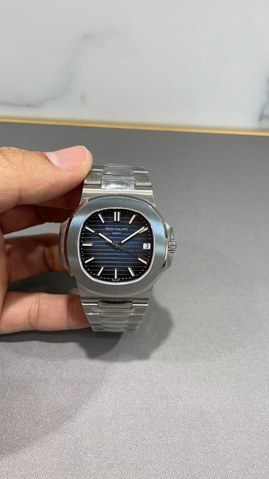 詳細な写真と価格については私に連絡してください。