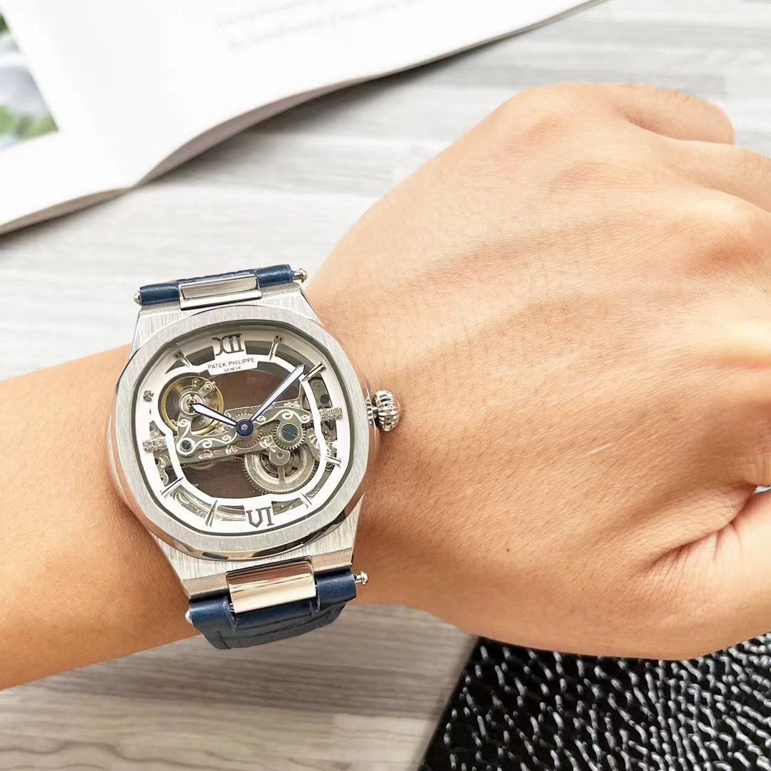 詳細な写真と価格については私に連絡してください。