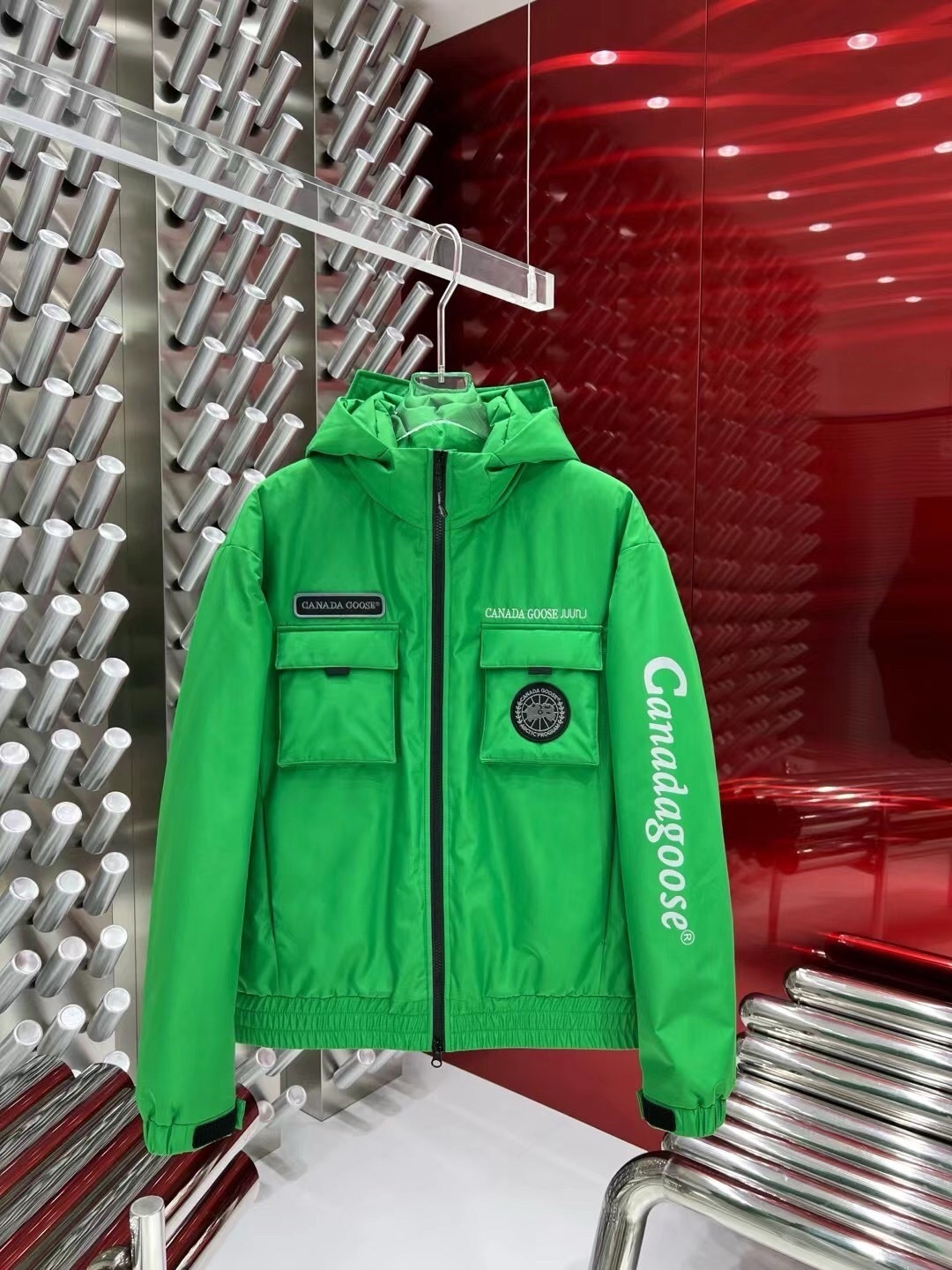 詳細な写真と価格については私に連絡してください。