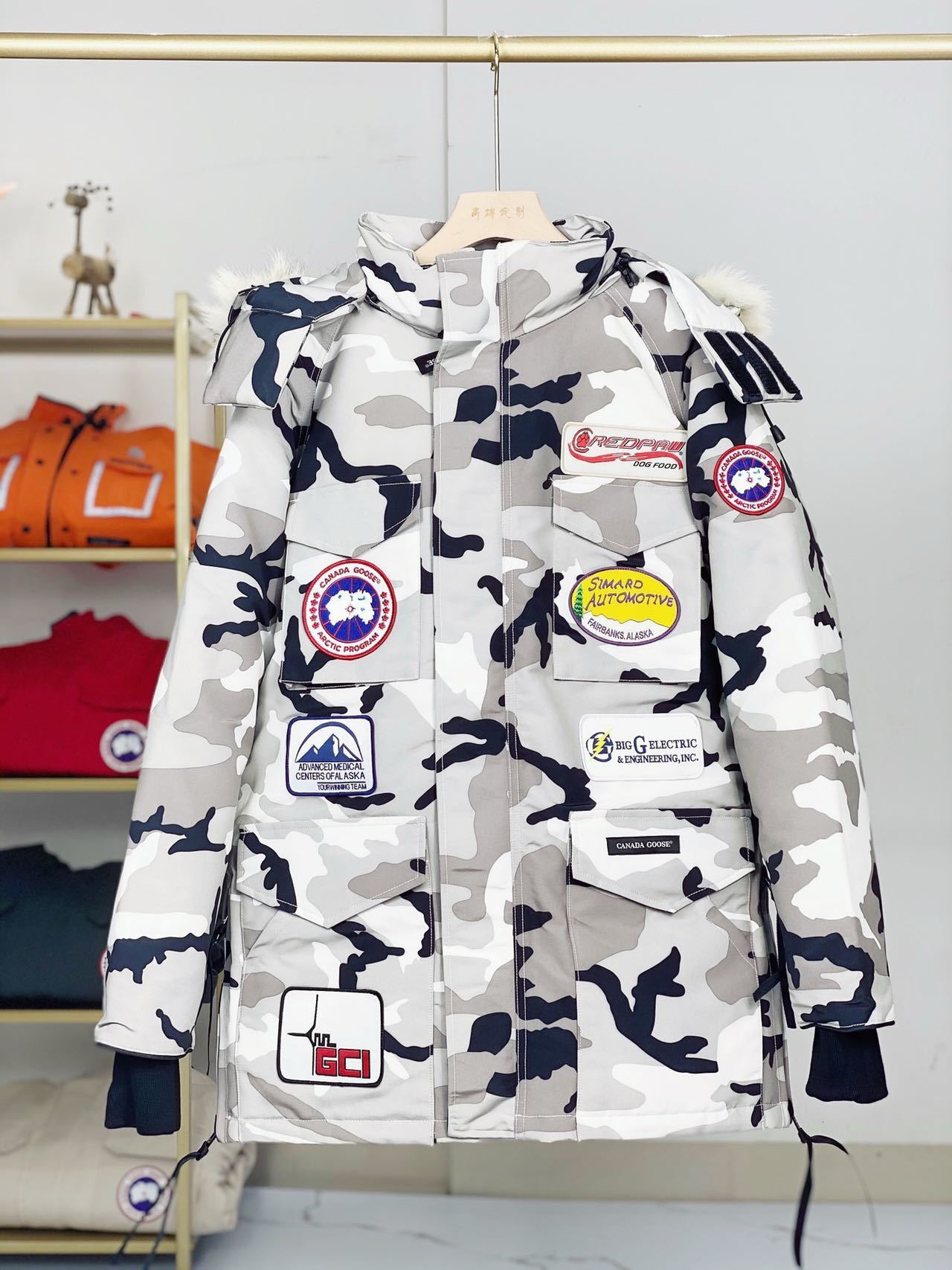 詳細な写真と価格については私に連絡してください。