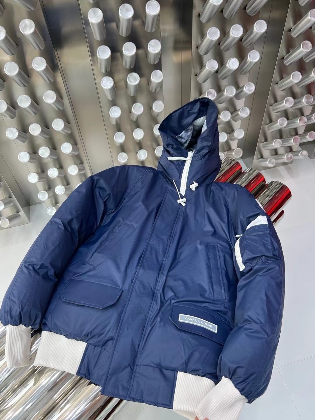 詳細な写真と価格については私に連絡してください。