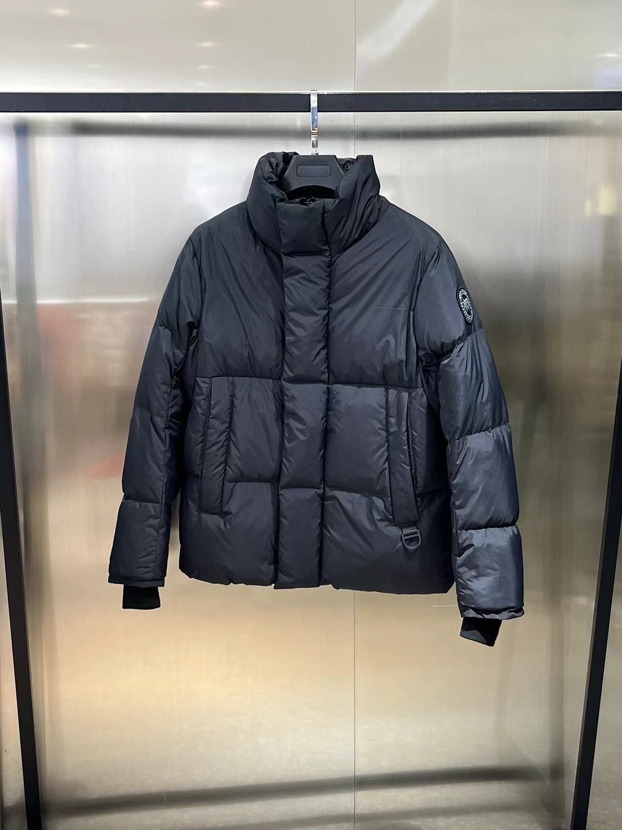 詳細な写真と価格については私に連絡してください。