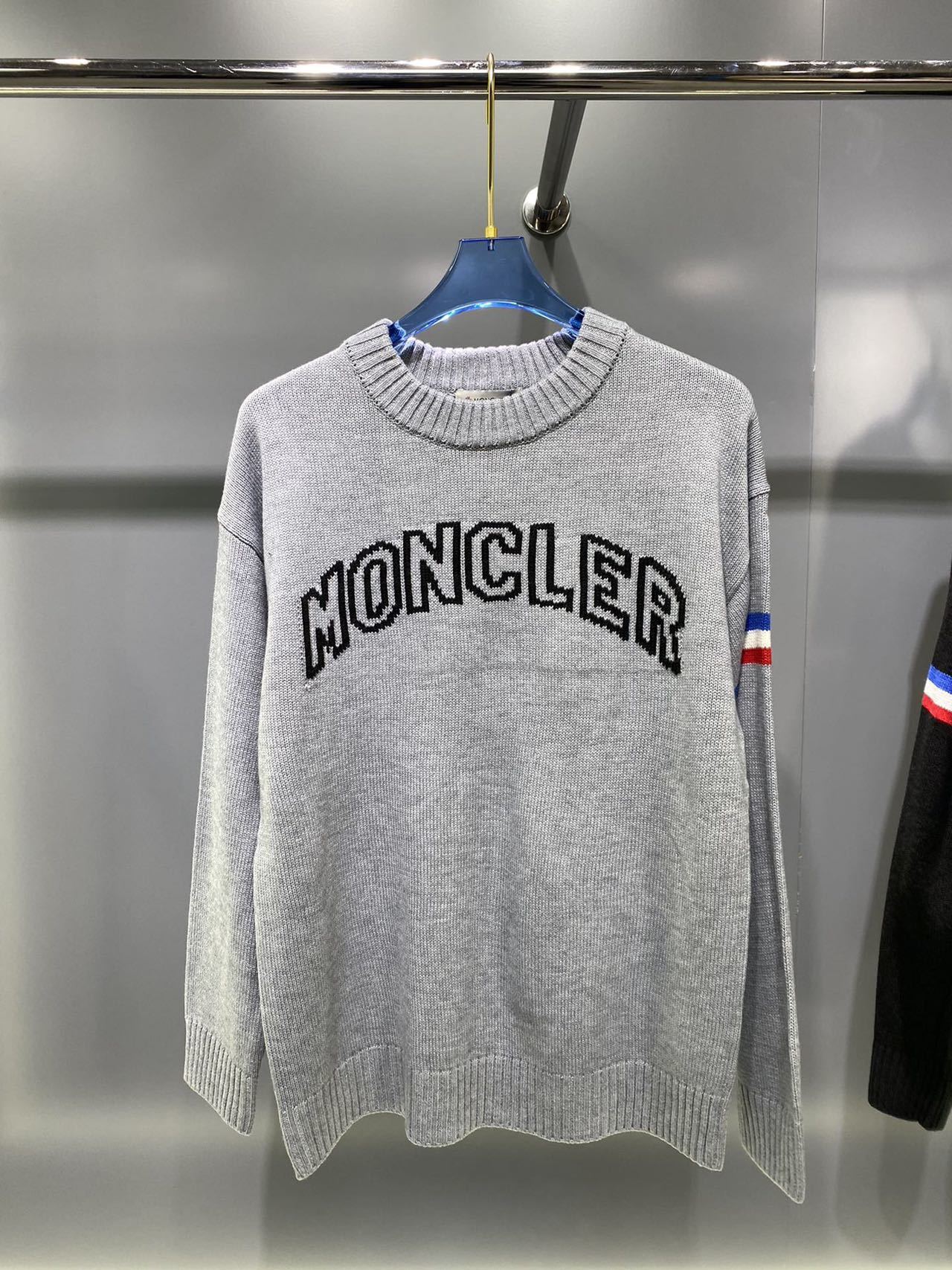 詳細な写真と価格については私に連絡してください