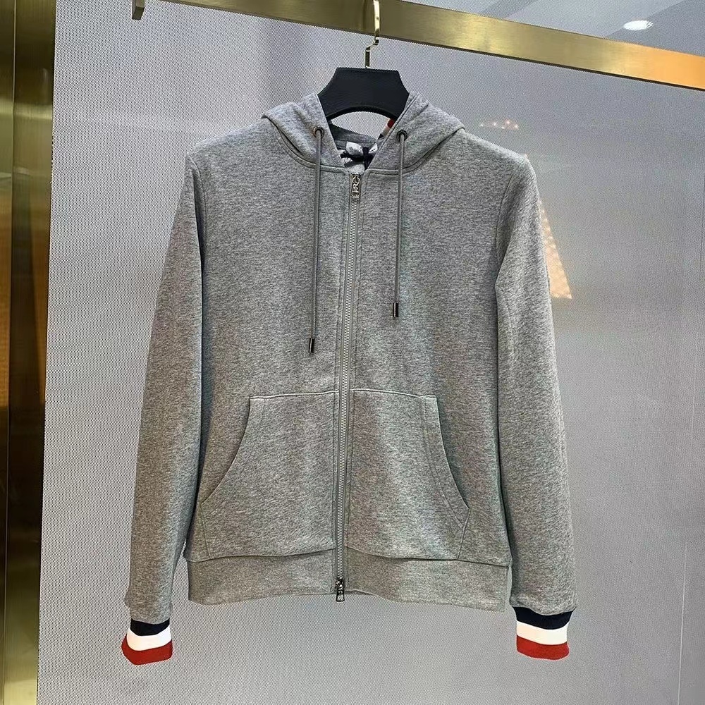 詳細な写真と価格については私に連絡してください