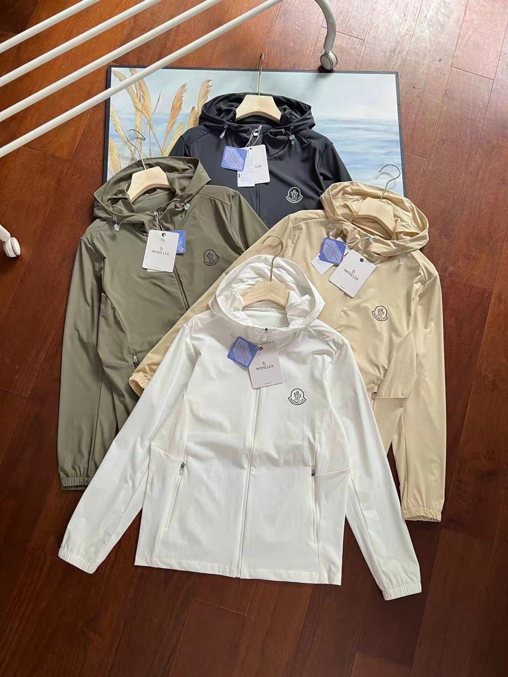 詳細な写真と価格については私に連絡してください。