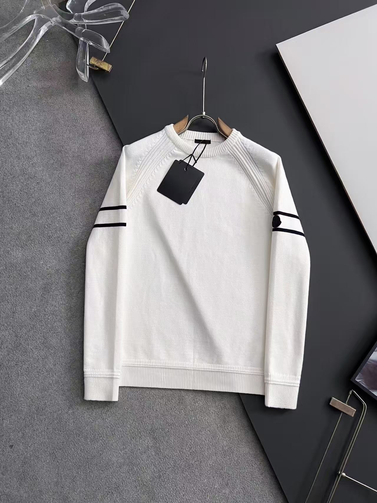 詳細な写真と価格については私に連絡してください。