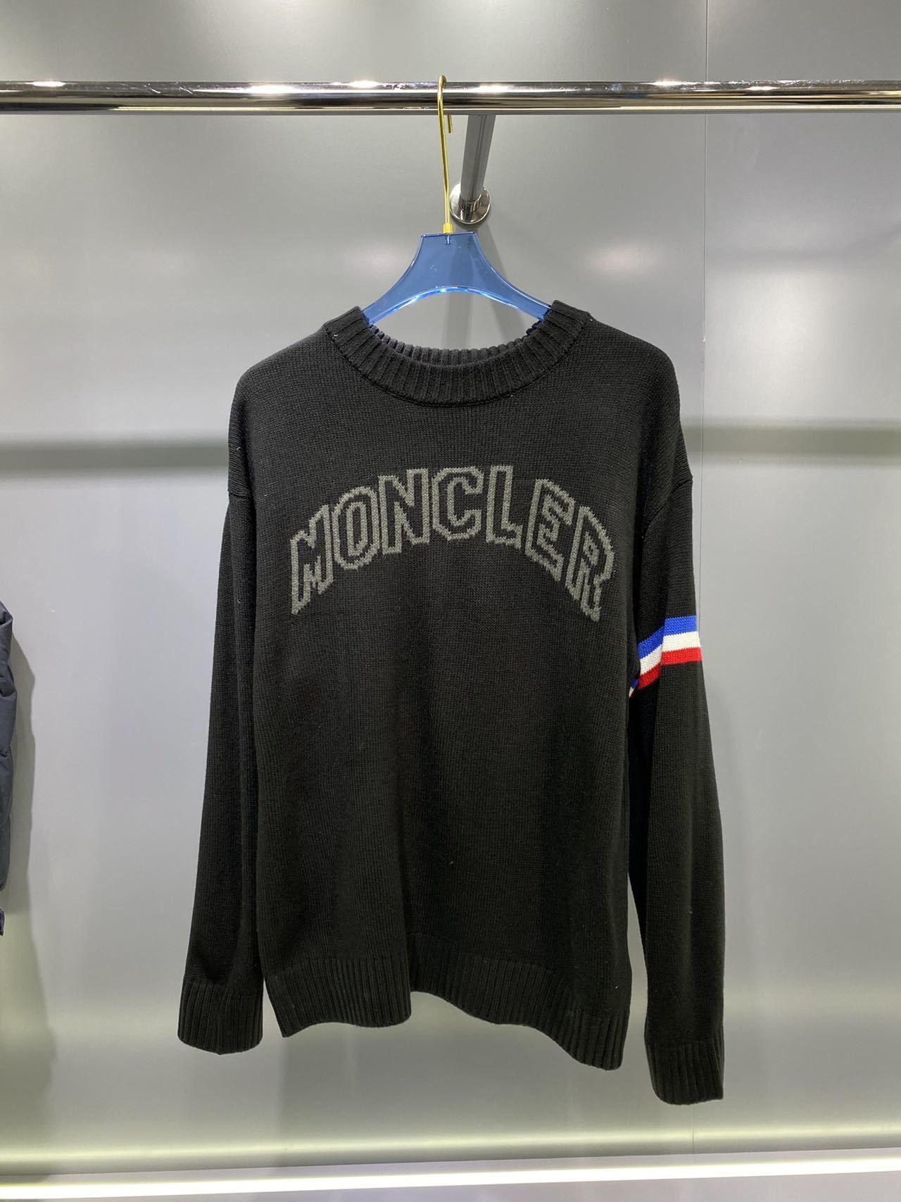 詳細な写真と価格については私に連絡してください