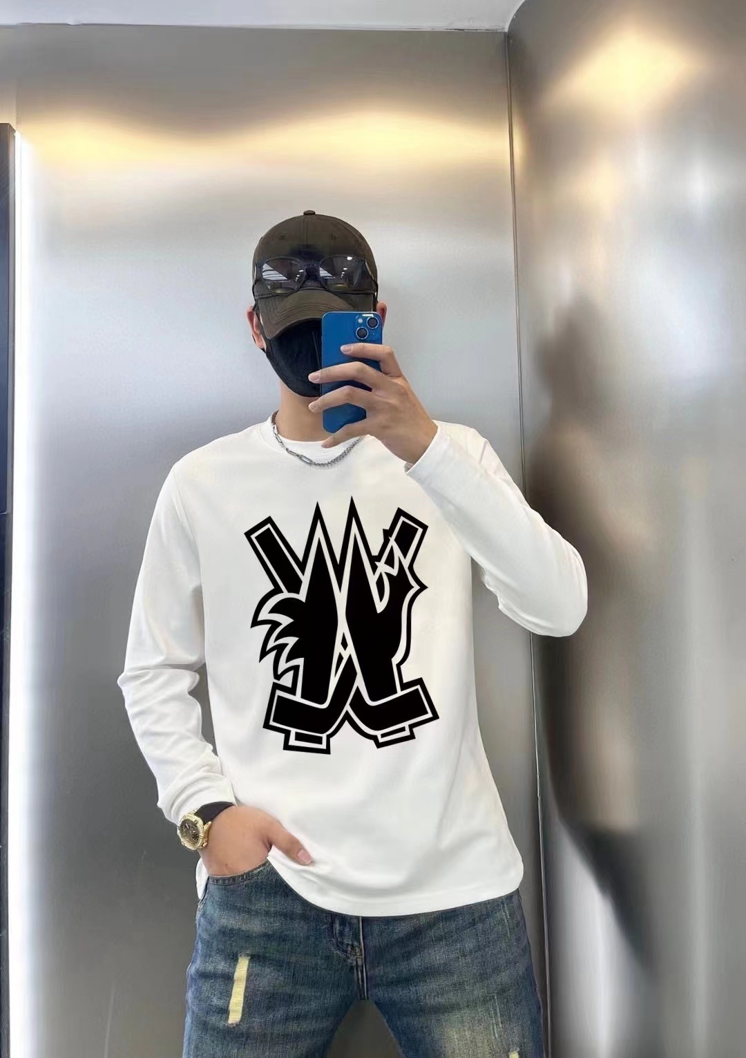 詳細な写真と価格については私に連絡してください。