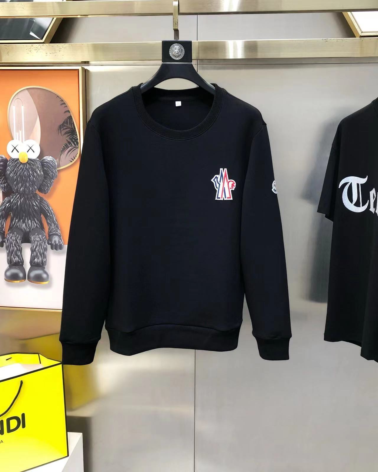 詳細な写真と価格については私に連絡してください。