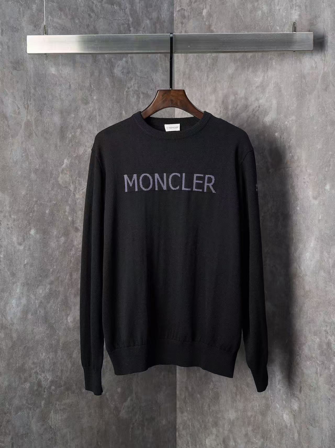 詳細な写真と価格については私に連絡してください。