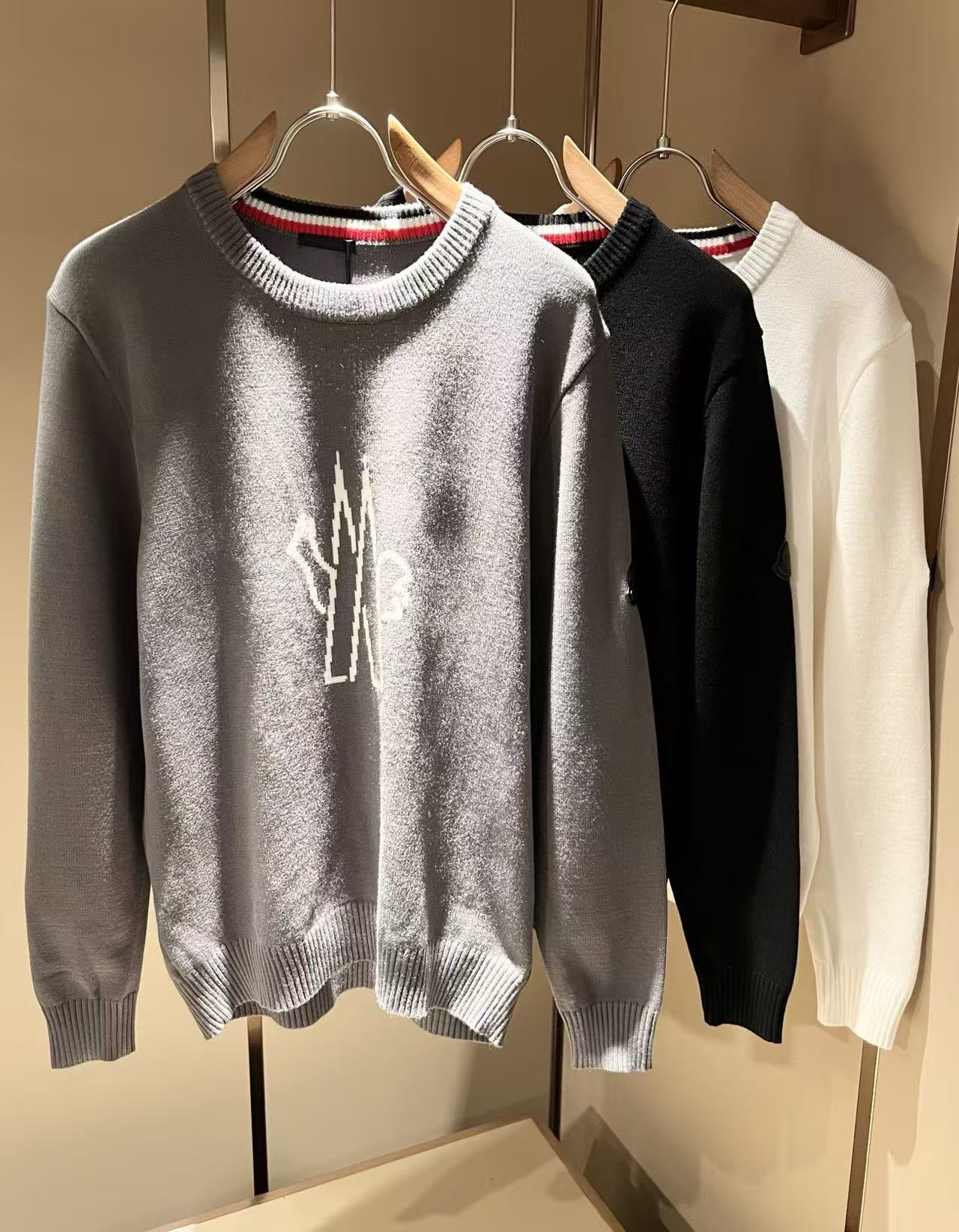 詳細な写真と価格については私に連絡してください。