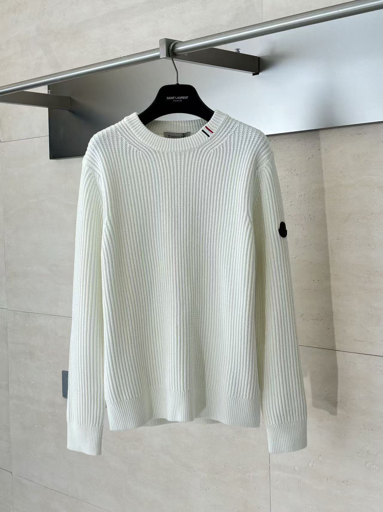 詳細な写真と価格については私に連絡してください。