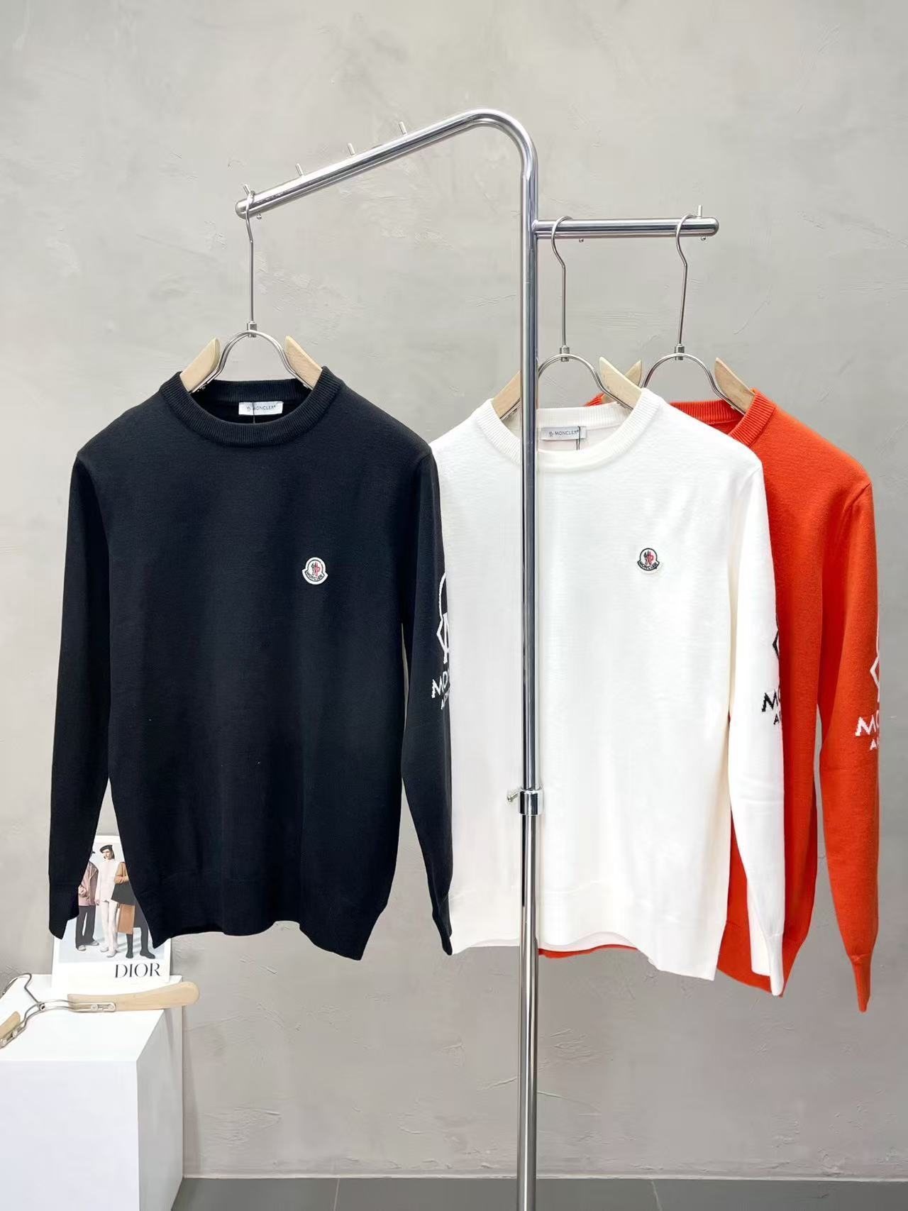 詳細な写真と価格については私に連絡してください。