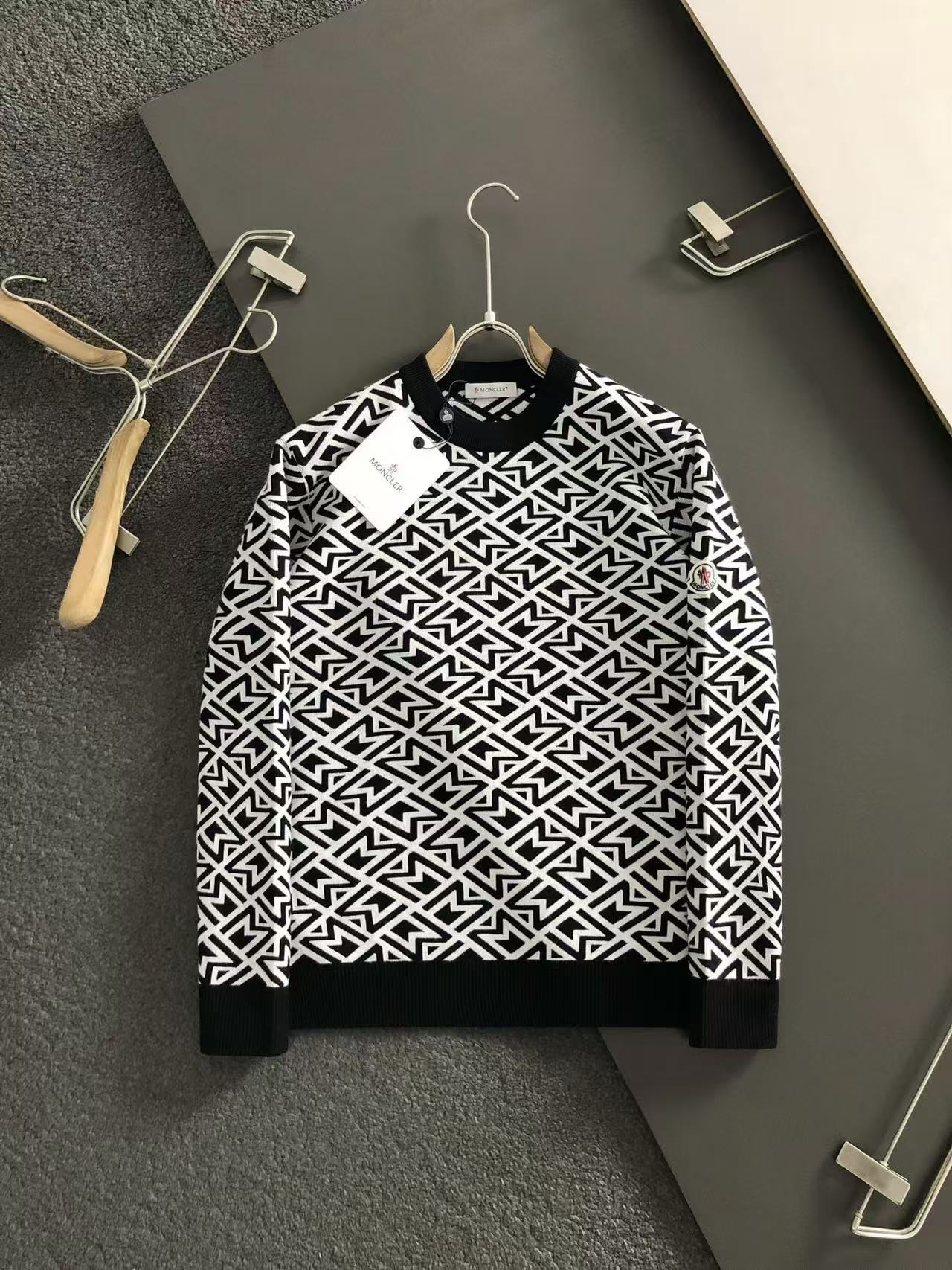 詳細な写真と価格については私に連絡してください。