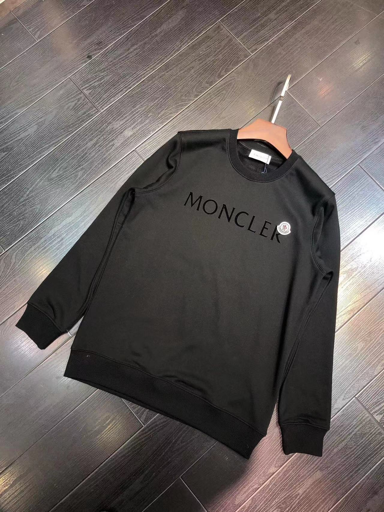 詳細な写真と価格については私に連絡してください。