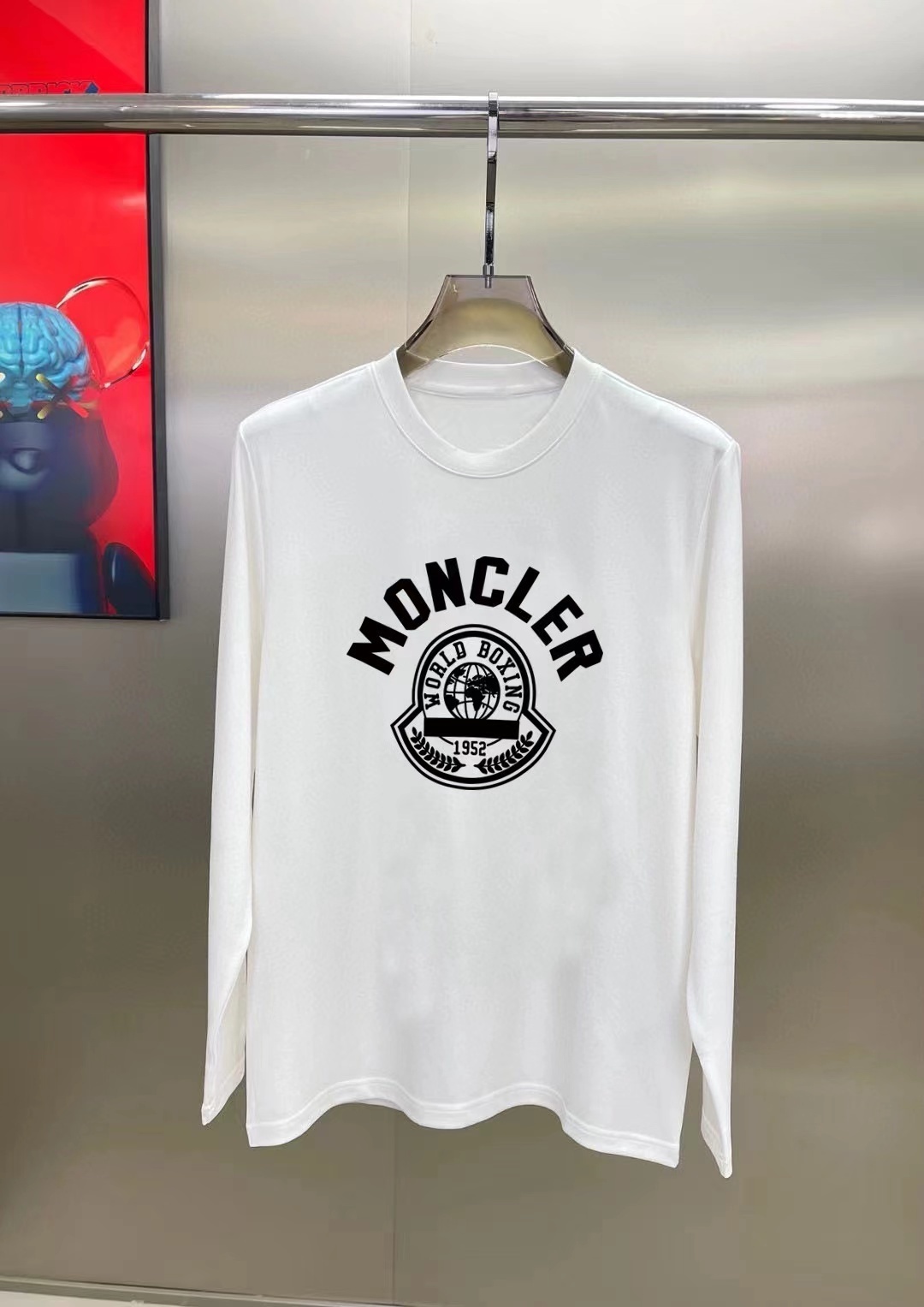 詳細な写真と価格については私に連絡してください。