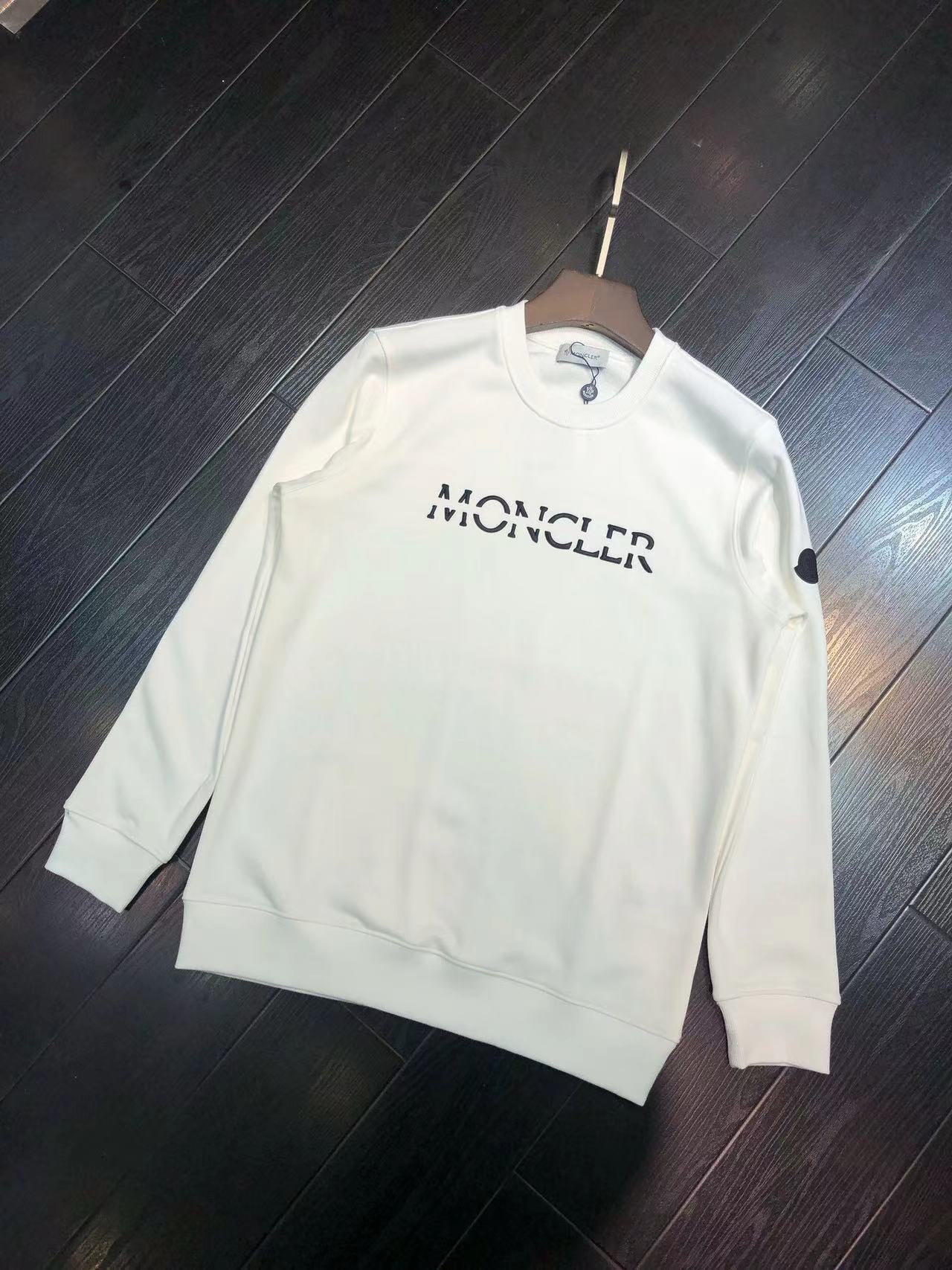 詳細な写真と価格については私に連絡してください。