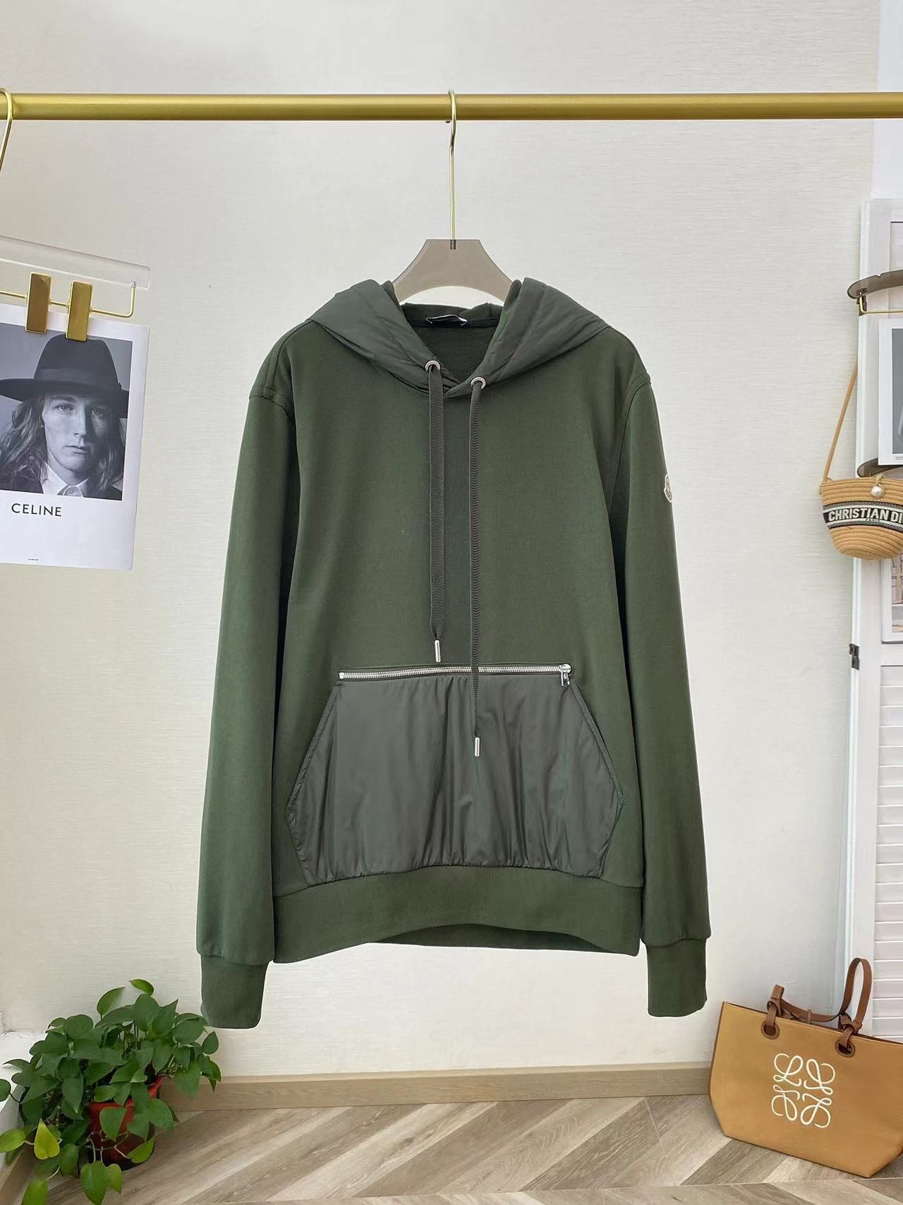 詳細な写真と価格については私に連絡してください。