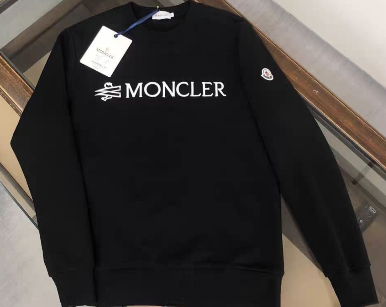 詳細な写真と価格については私に連絡してください