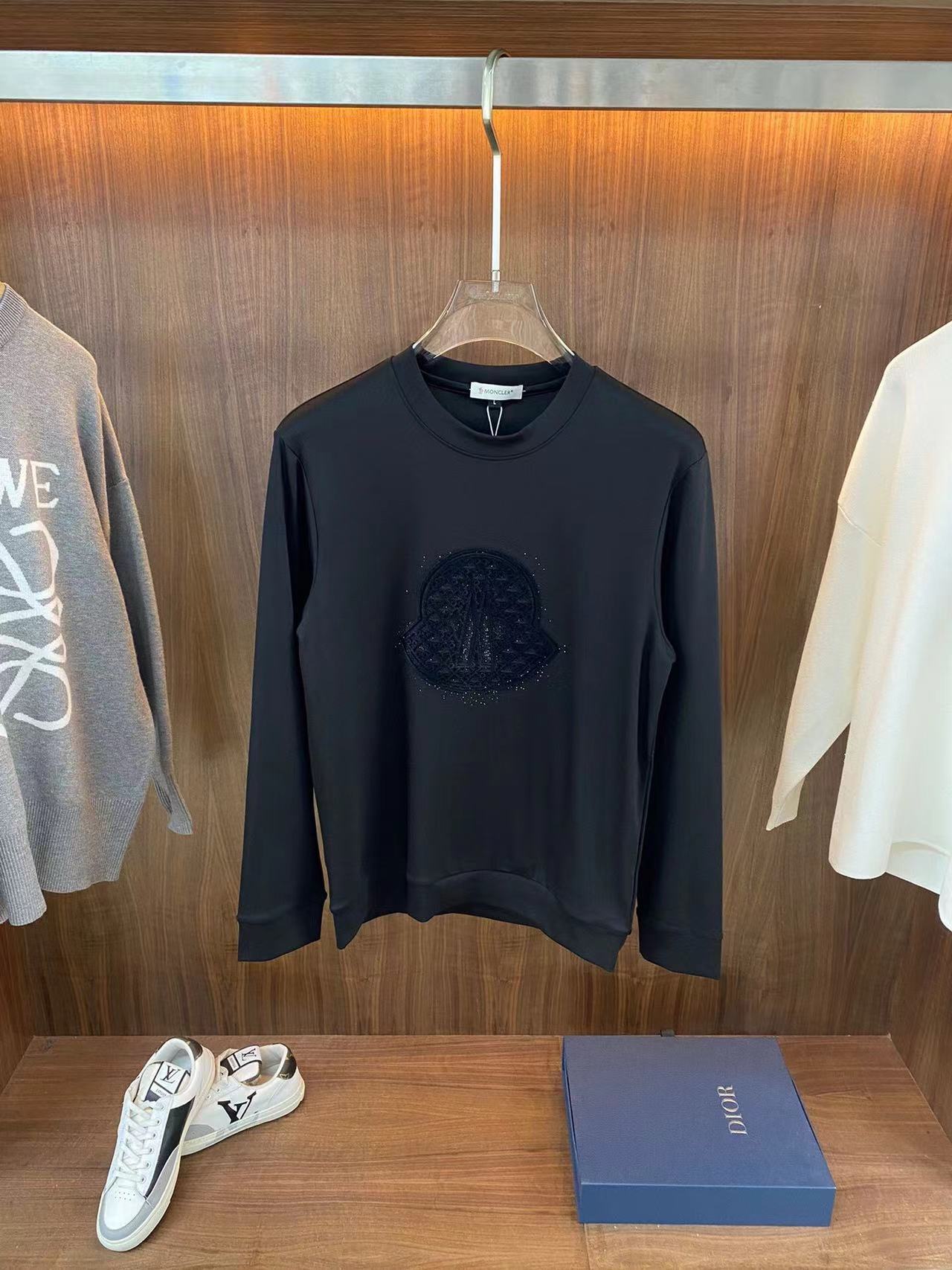 詳細な写真と価格については私に連絡してください。