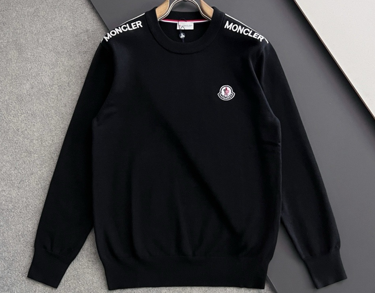 詳細な写真と価格については私に連絡してください