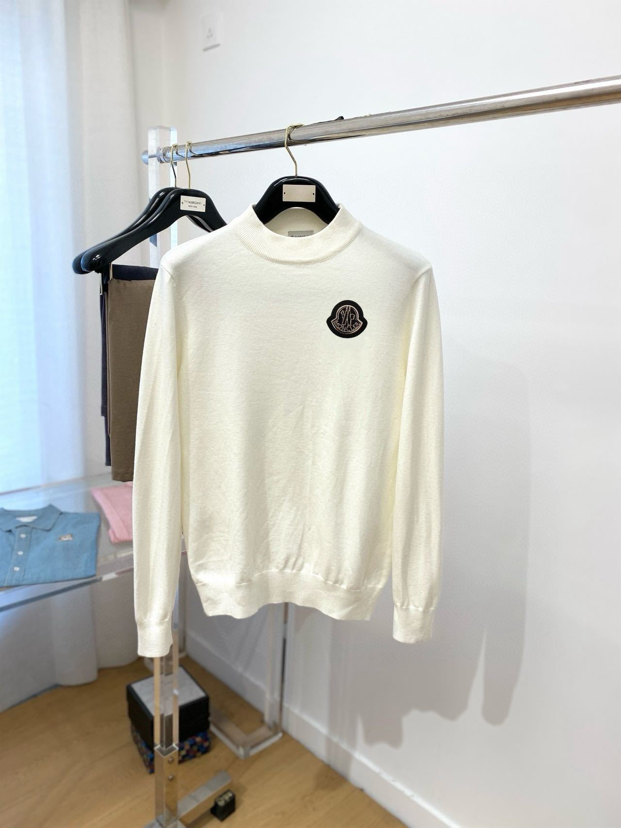 詳細な写真と価格については私に連絡してください