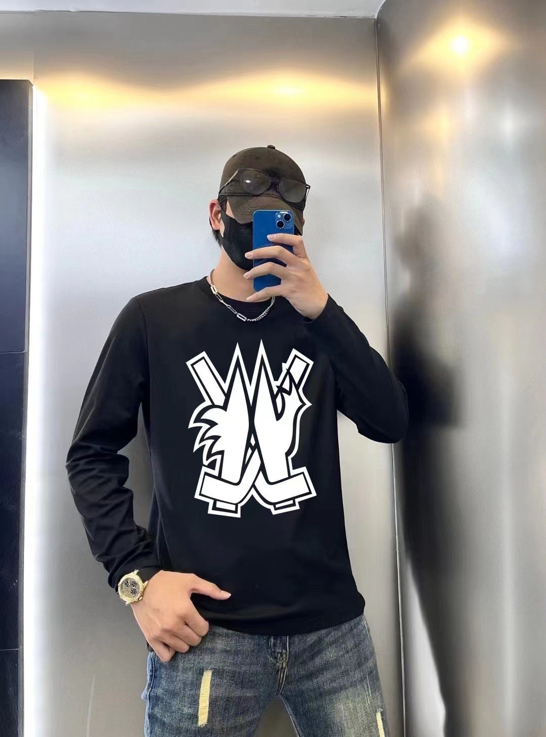 詳細な写真と価格については私に連絡してください。