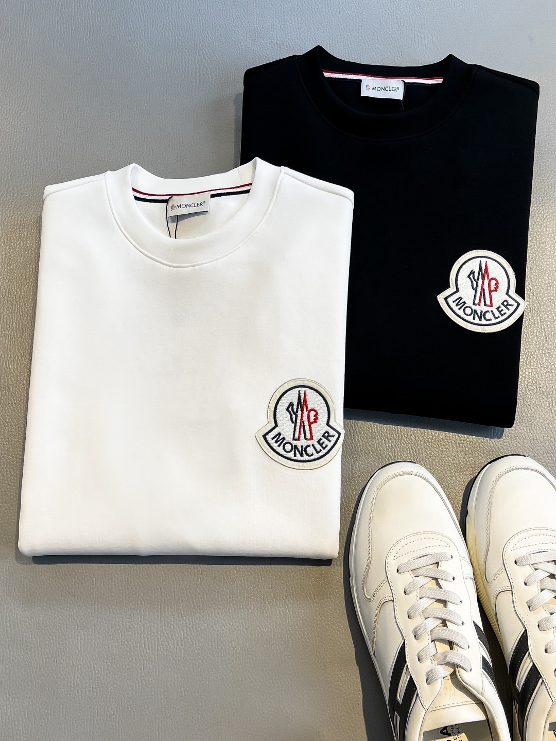 詳細な写真と価格については私に連絡してください