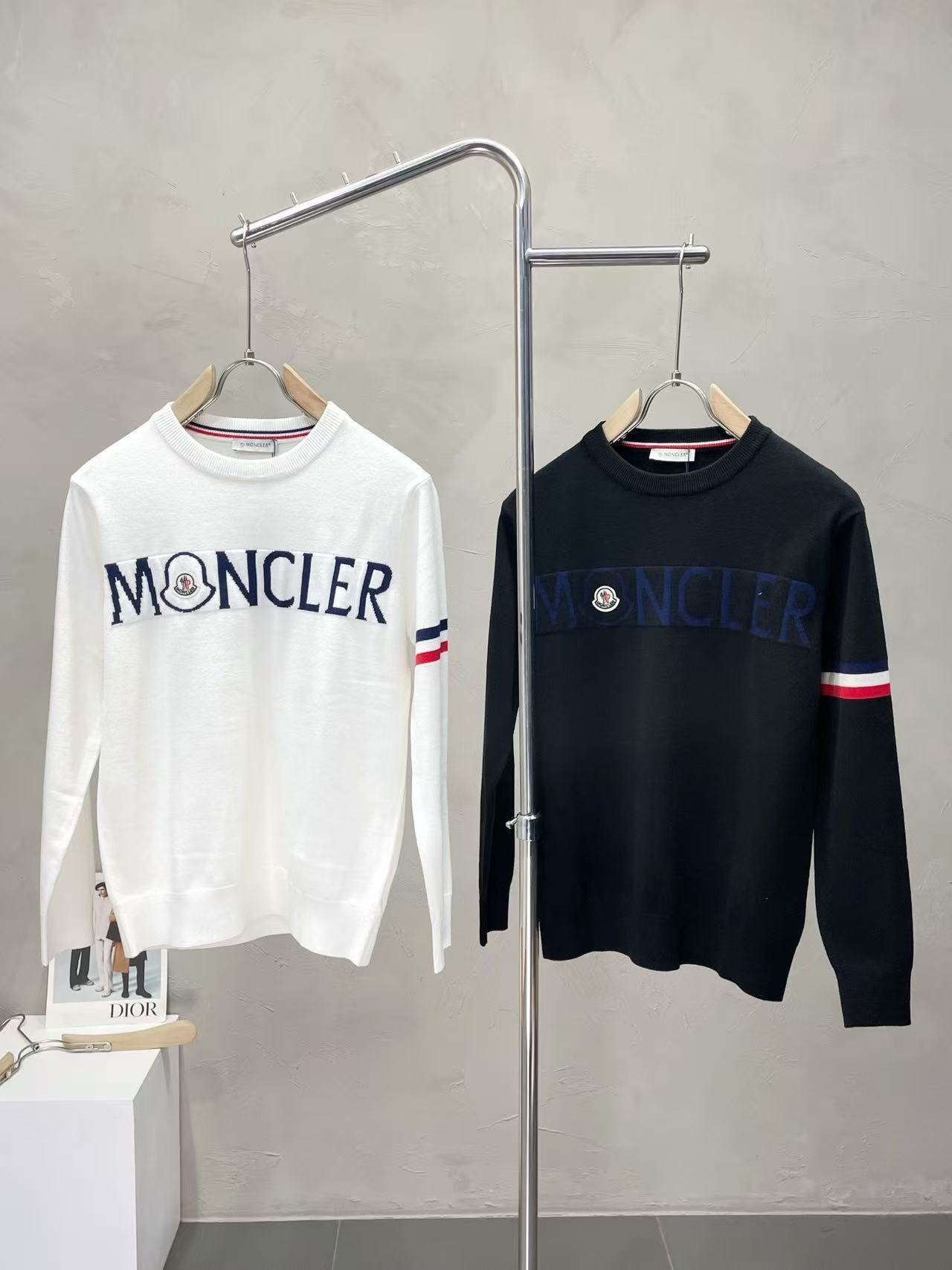 詳細な写真と価格については私に連絡してください。