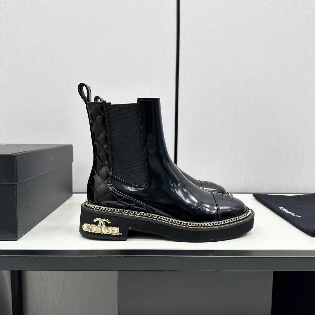 詳細な写真と価格については私に連絡してください。