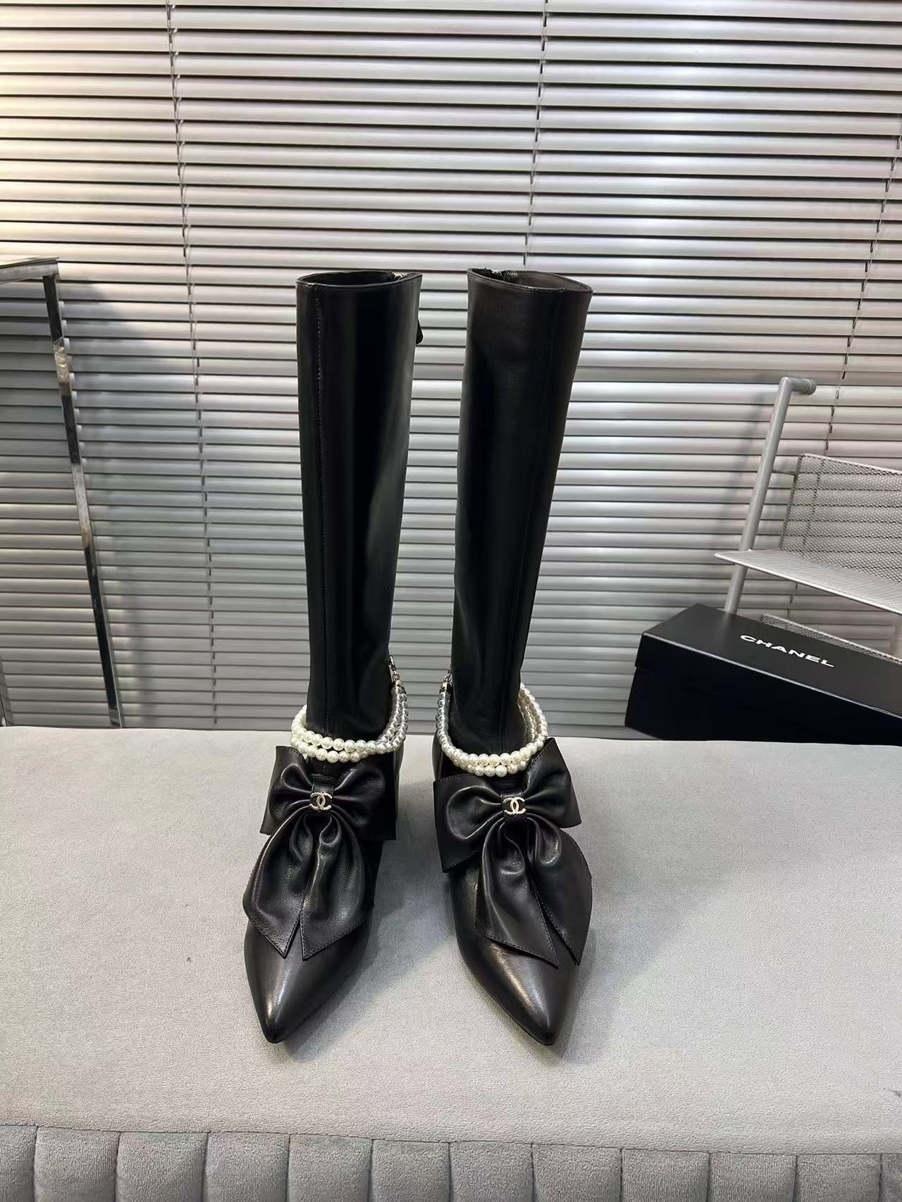 詳細な写真と価格については私に連絡してください。