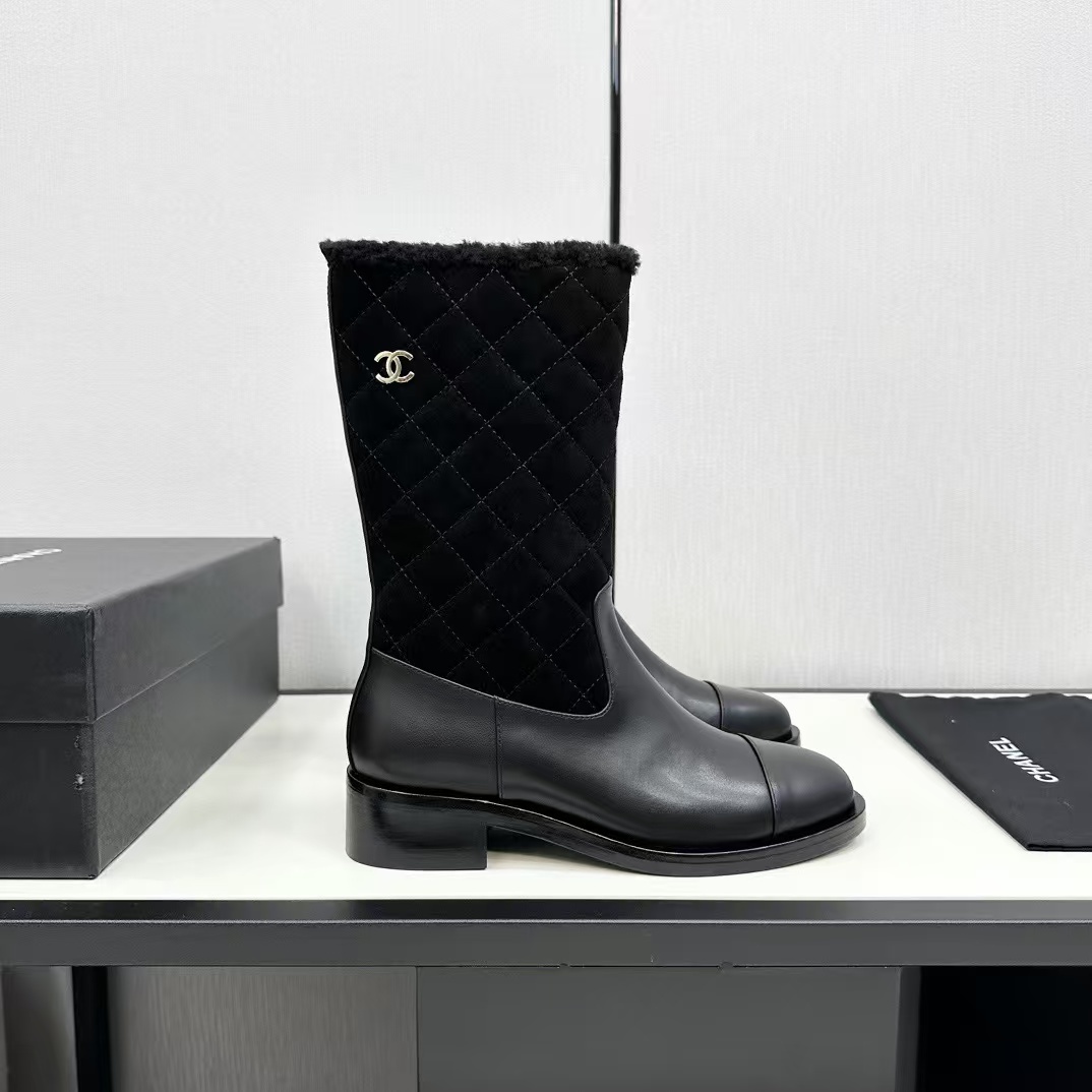 詳細な写真と価格については私に連絡してください。