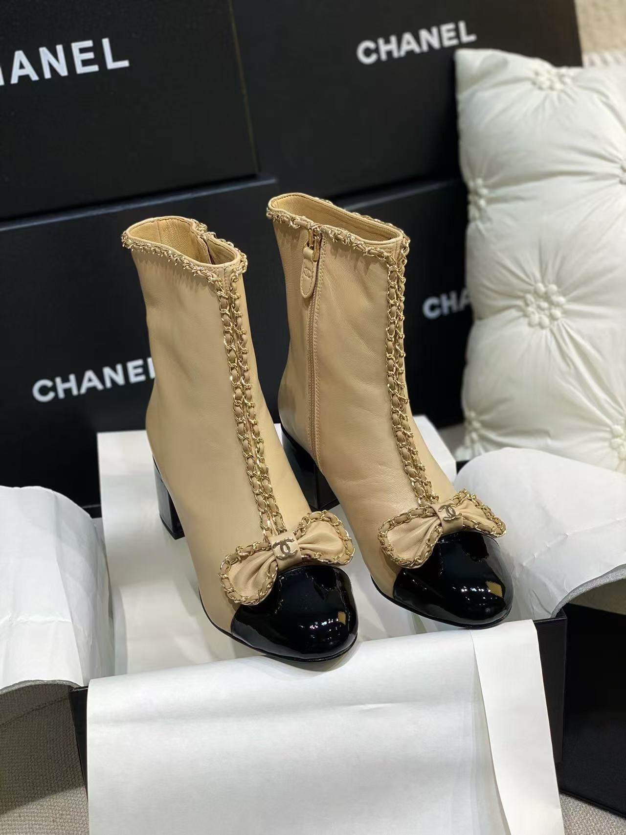 詳細な写真と価格については私に連絡してください。