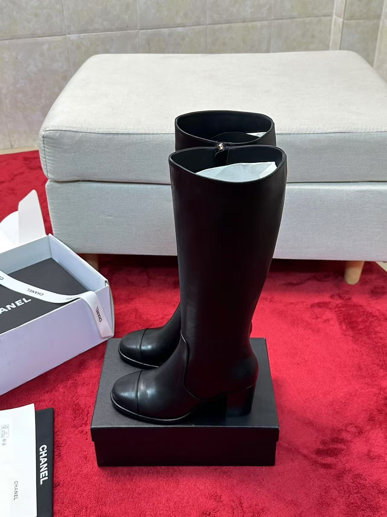 詳細な写真と価格については私に連絡してください。