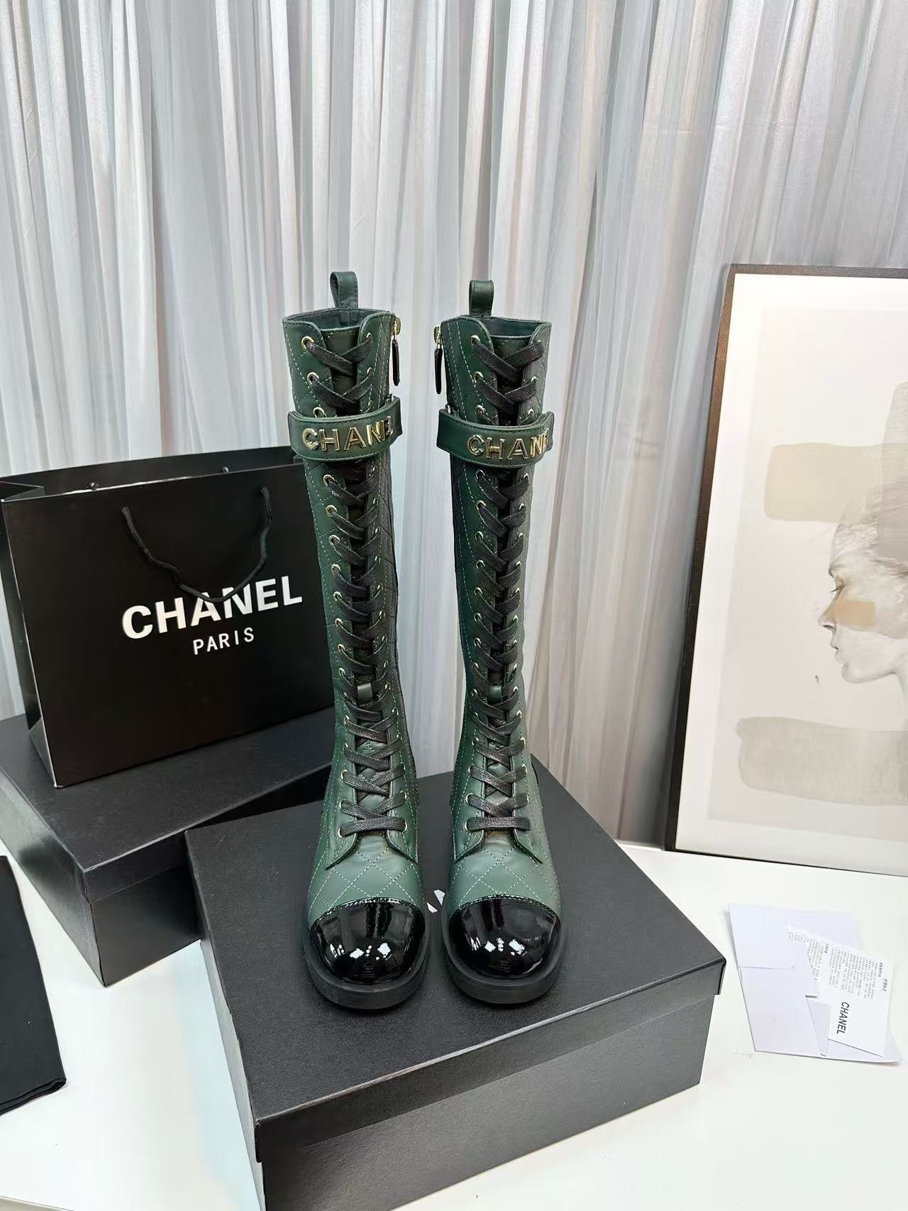 詳細な写真と価格については私に連絡してください。