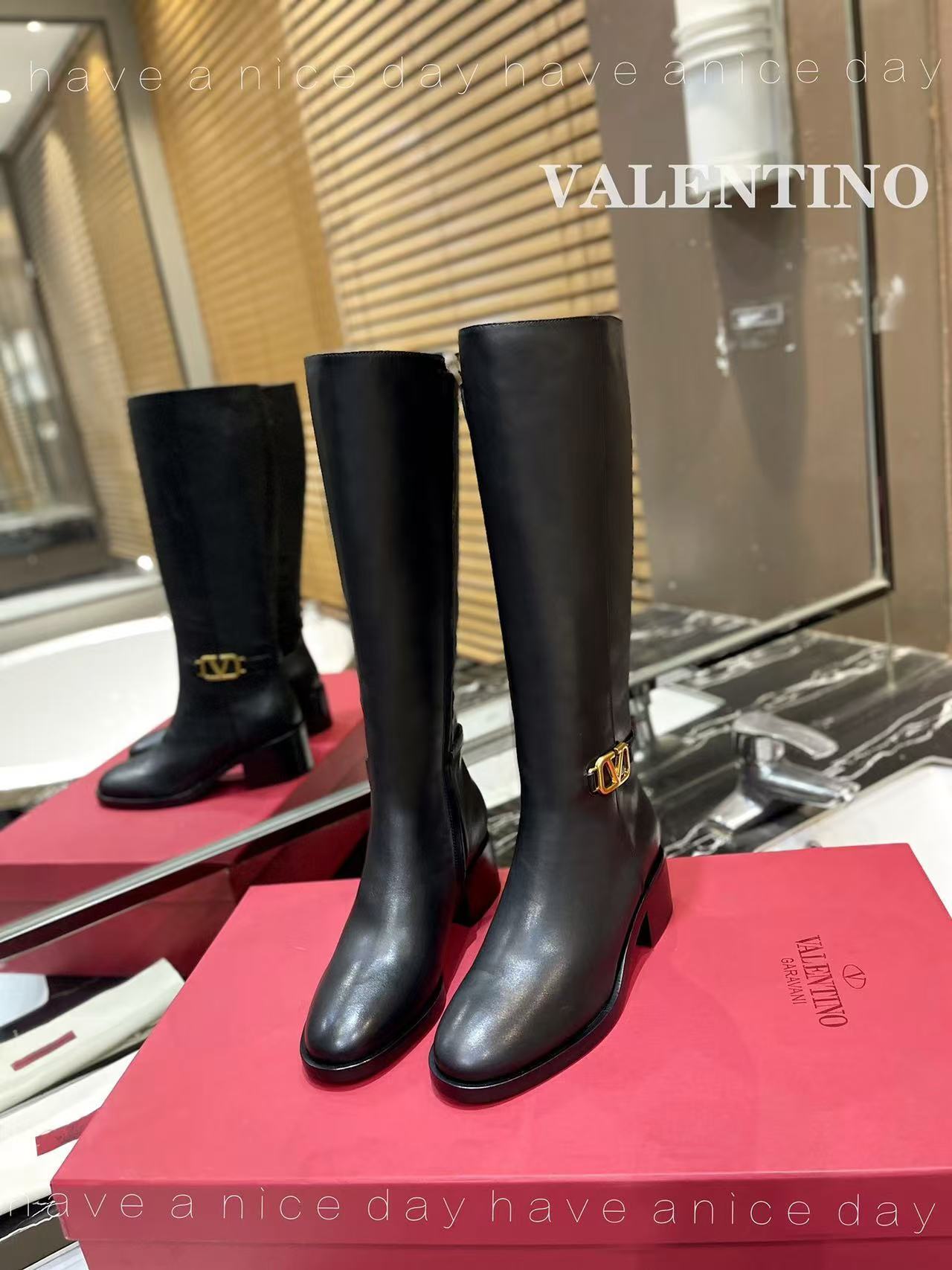 詳細な写真と価格については私に連絡してください。