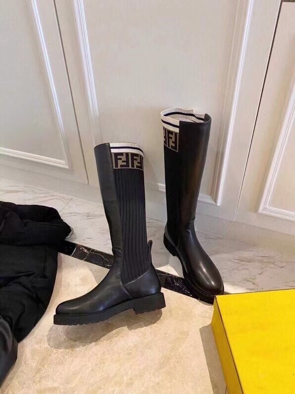 詳細な写真と価格については私に連絡してください。