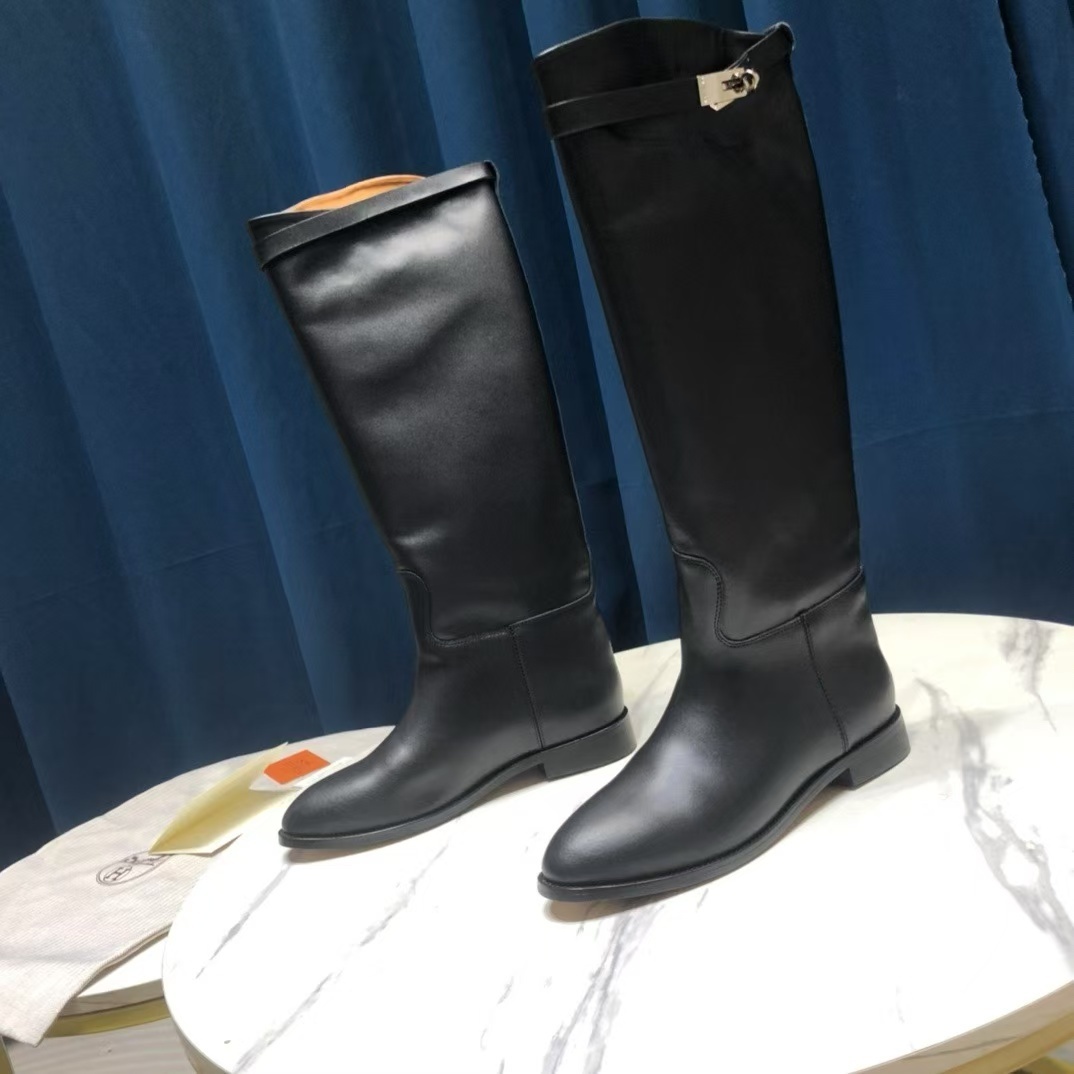 詳細な写真と価格については私に連絡してください。