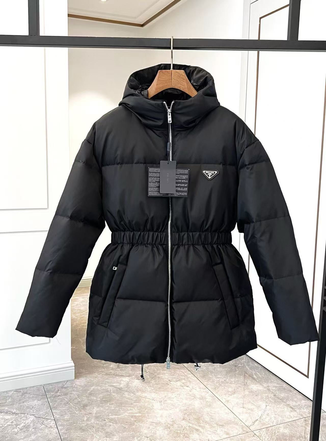 詳細な写真と価格については私に連絡してください。