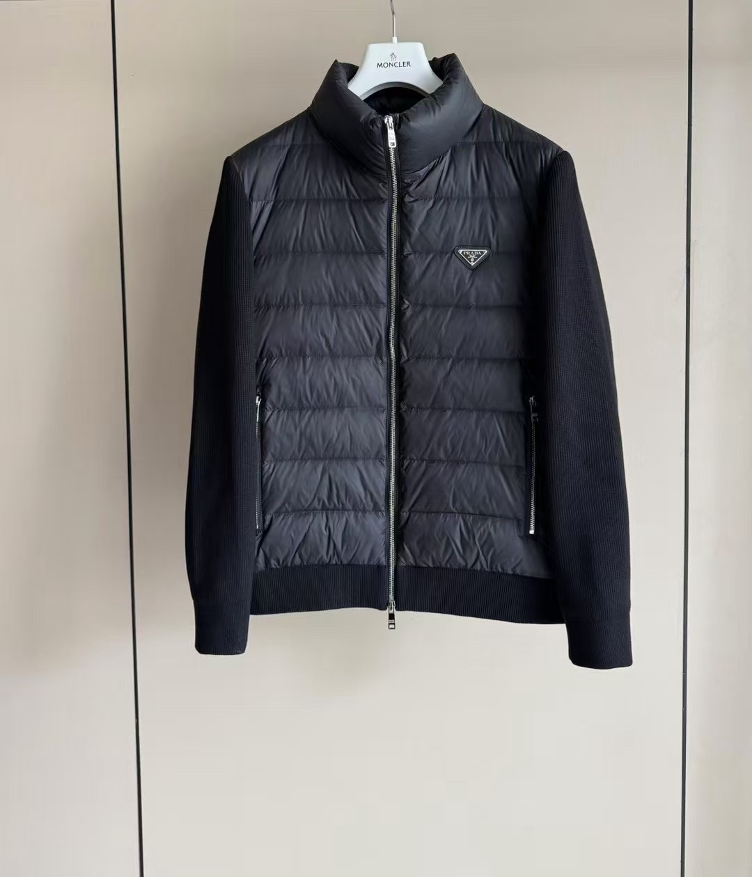 詳細な写真と価格については私に連絡してください。