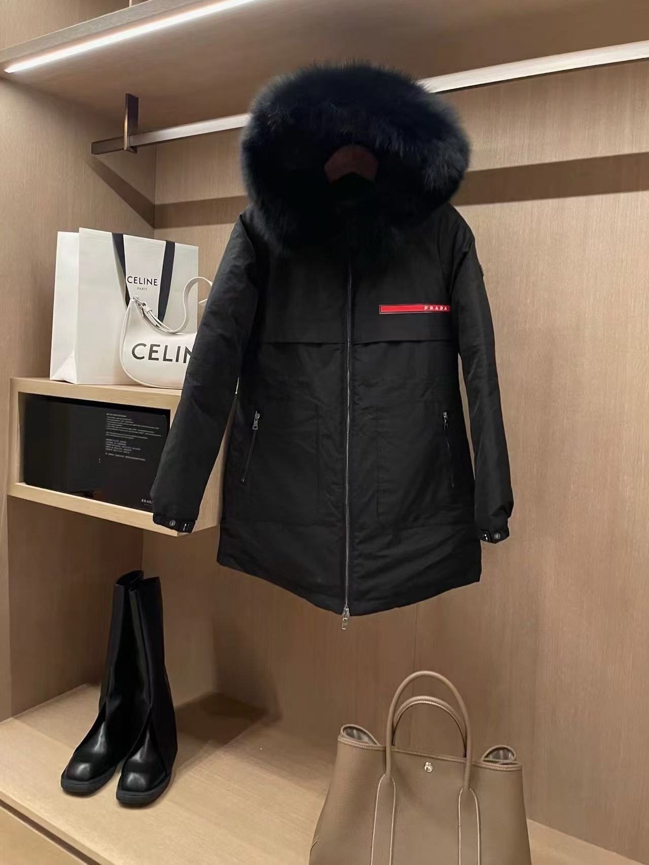 詳細な写真と価格については私に連絡してください。