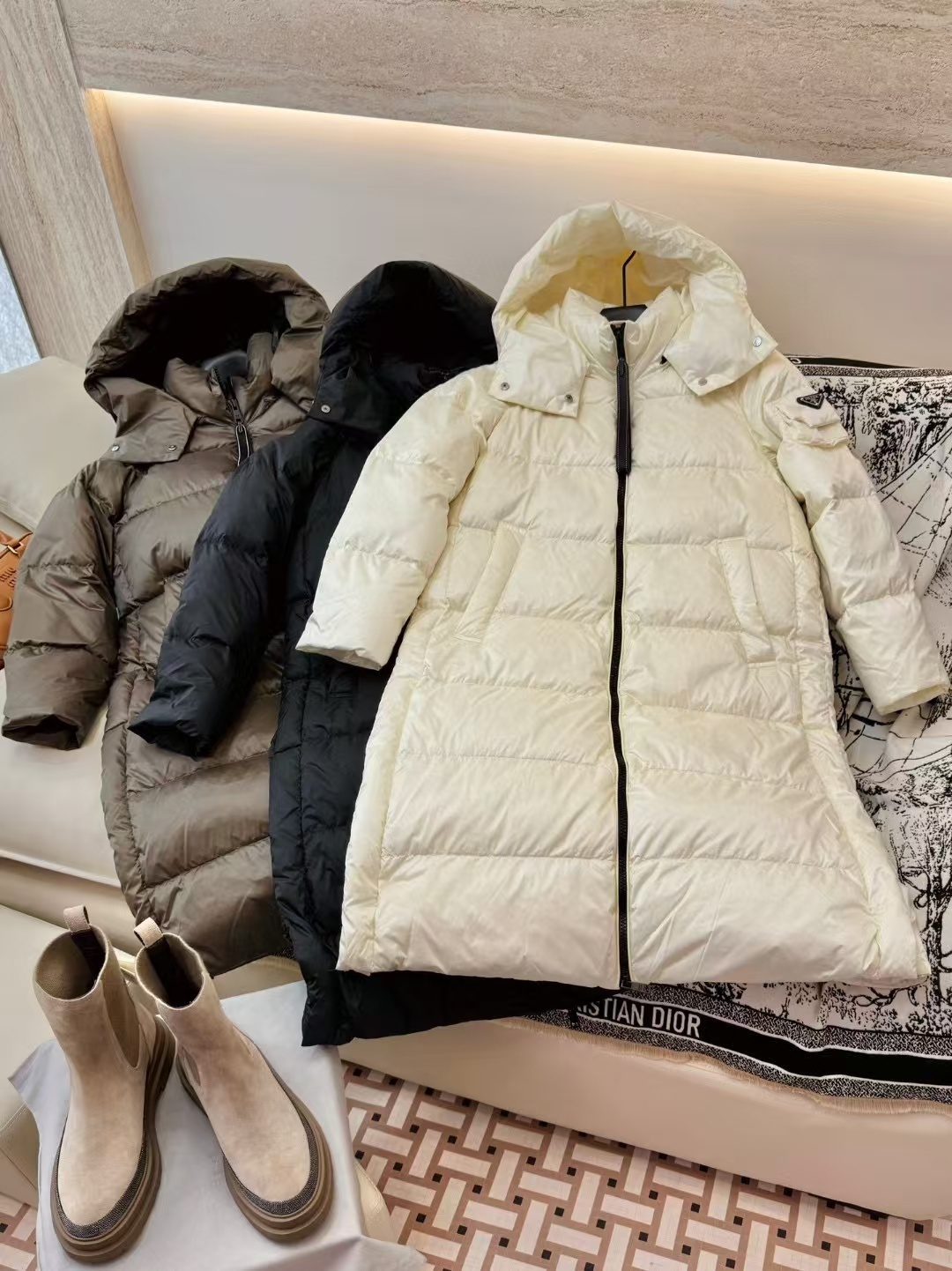 詳細な写真と価格については私に連絡してください。