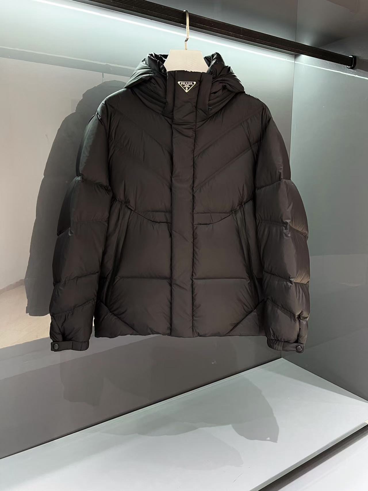 詳細な写真と価格については私に連絡してください。