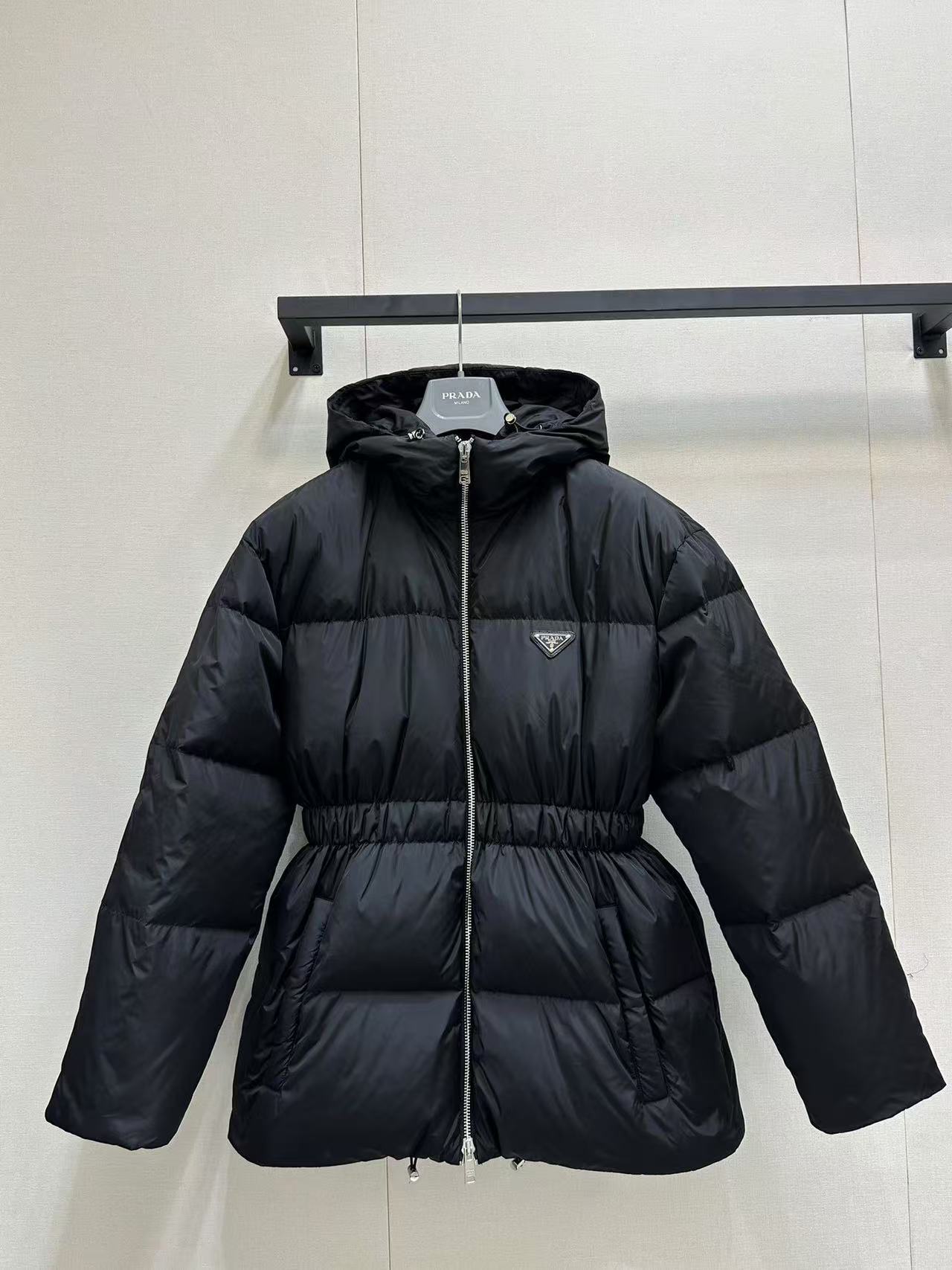 詳細な写真と価格については私に連絡してください。